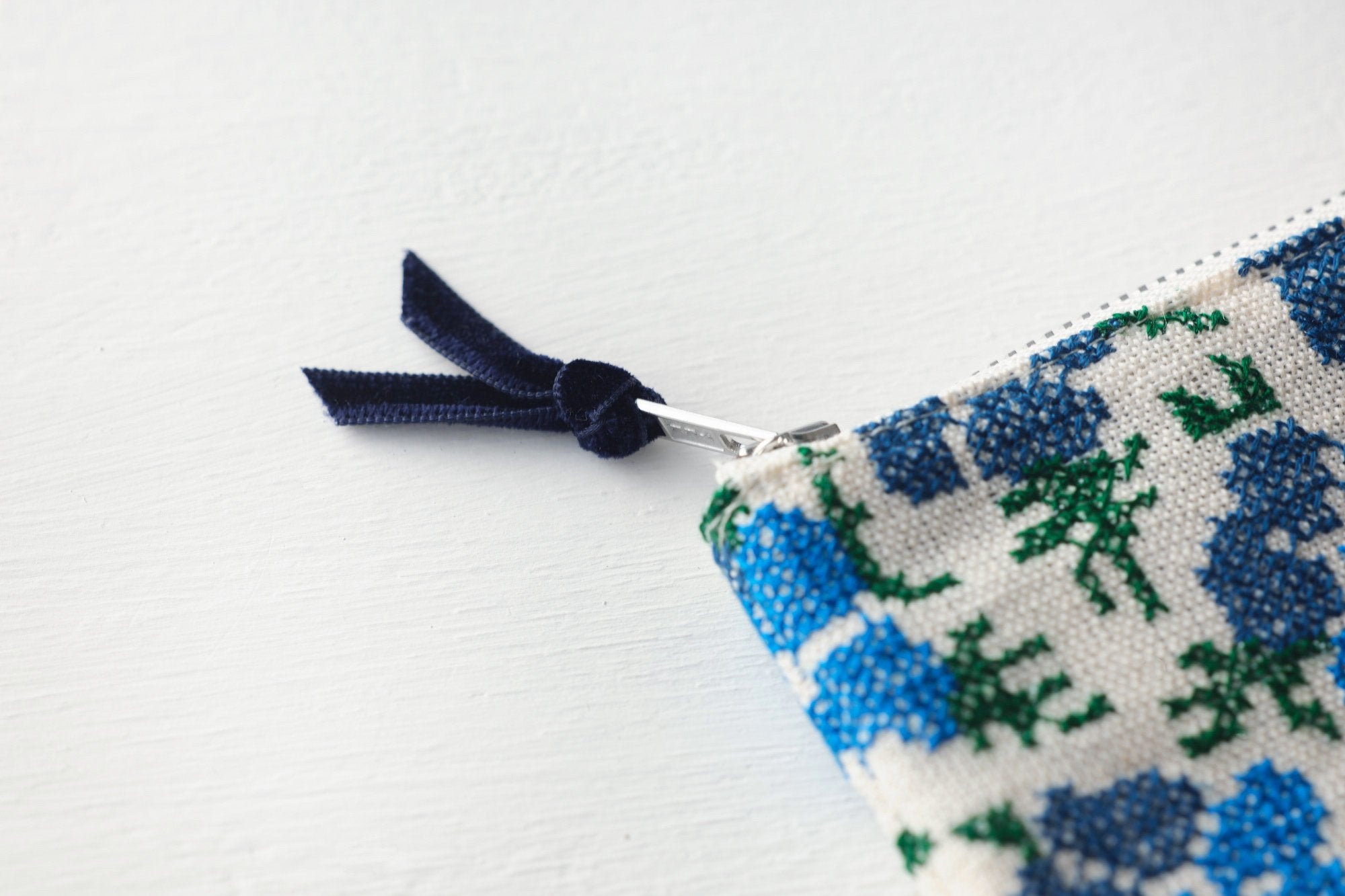 ALDIN/青い花のポーチ