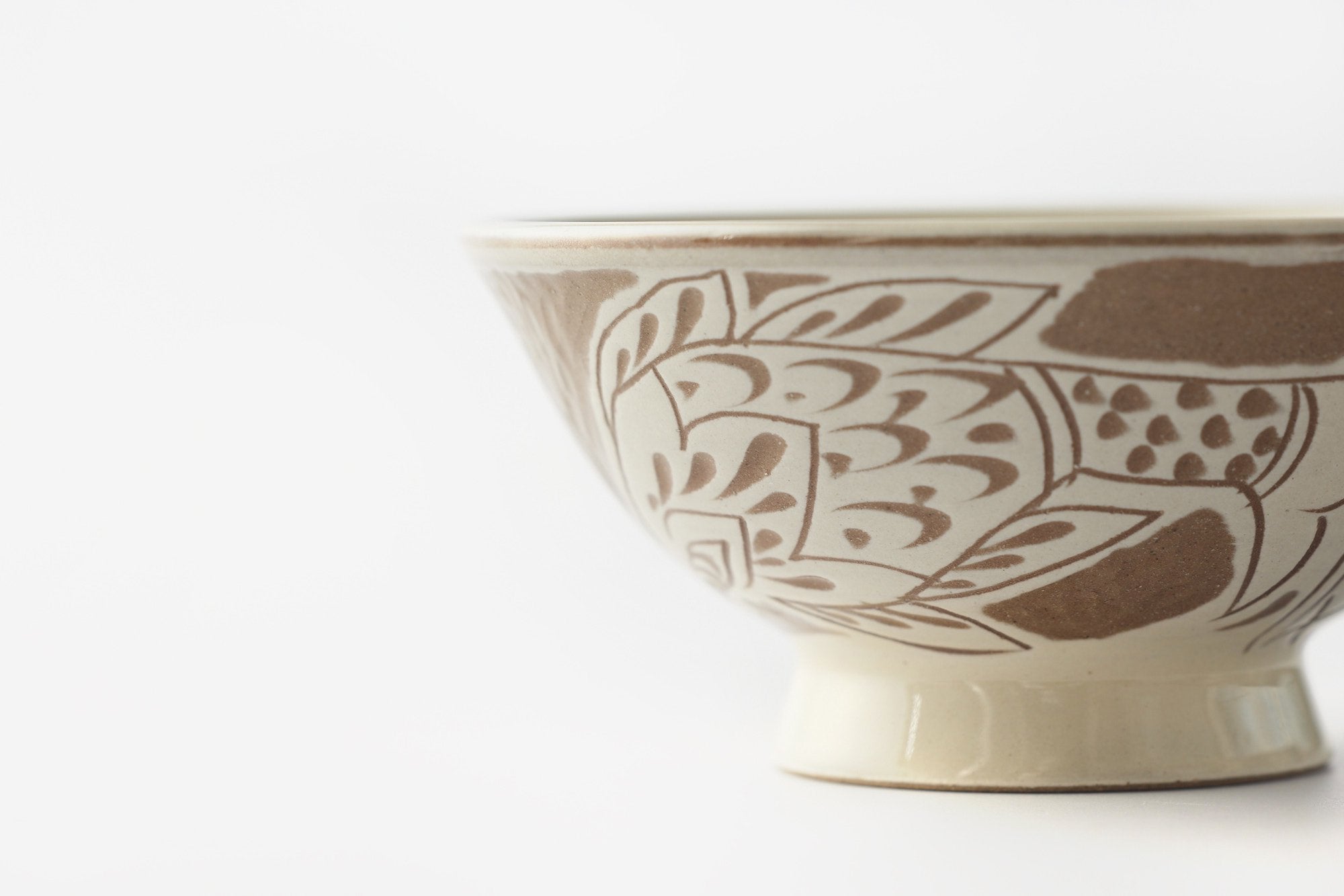 育陶園/汁マカイ 飯マカイ/白魚文線彫/やちむん