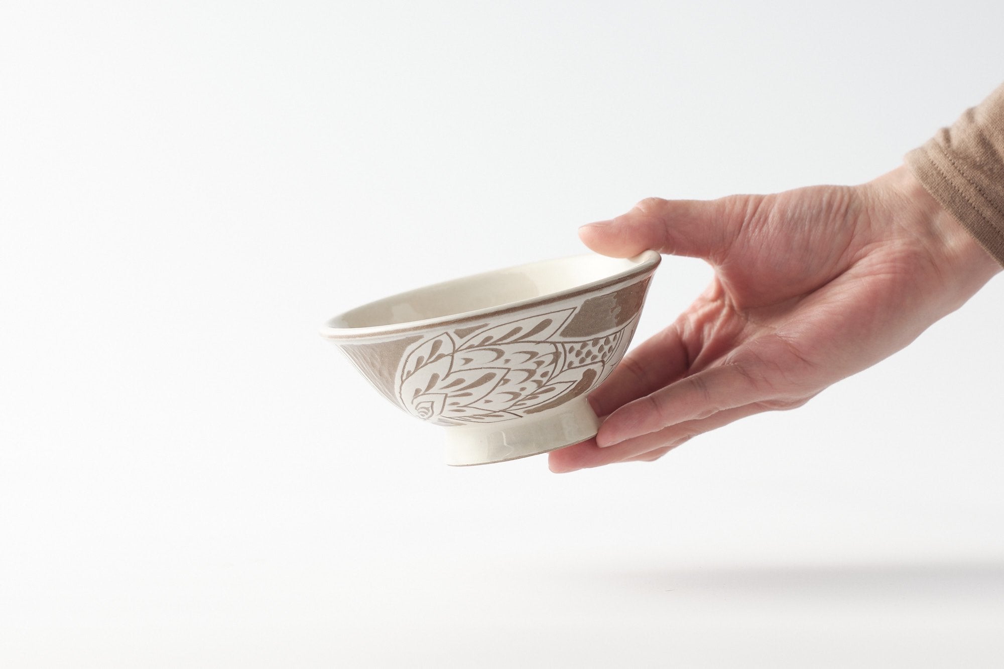 育陶園/汁マカイ 飯マカイ/白魚文線彫/やちむん