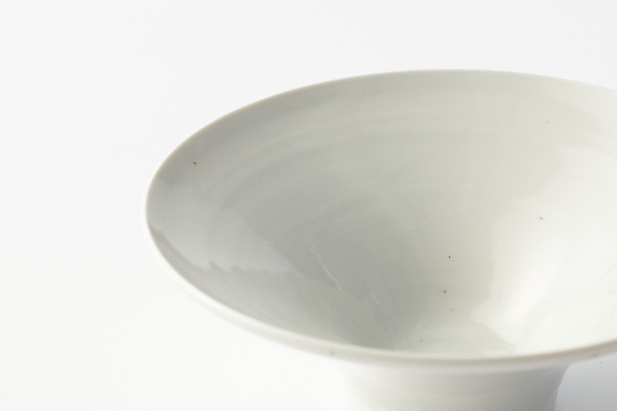 戸津圭一郎/そり鉢/白磁