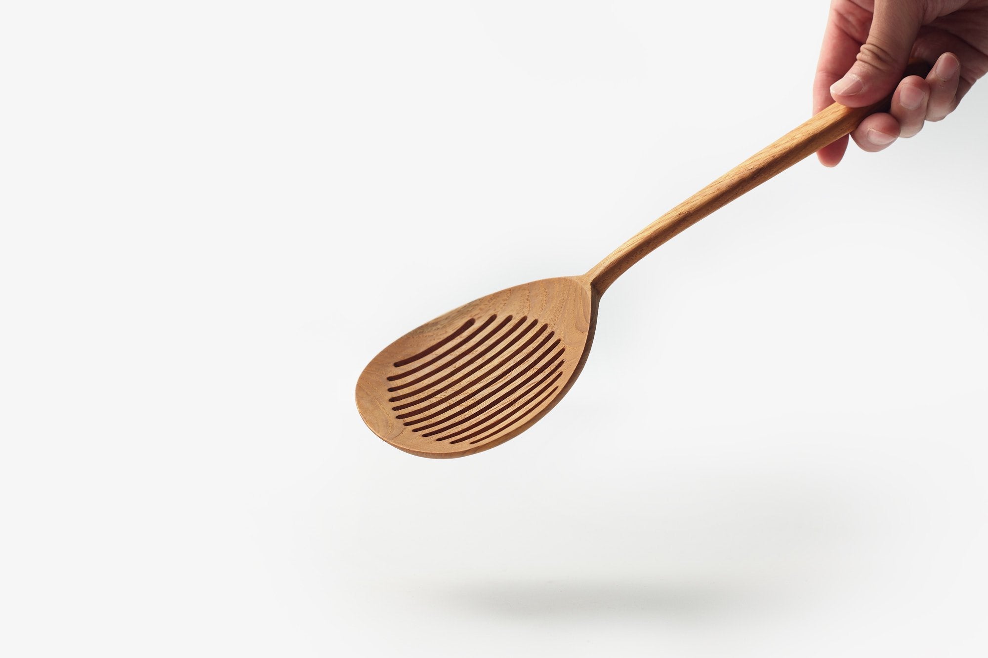 ラオスのカトラリー/穴開きレードル/チーク