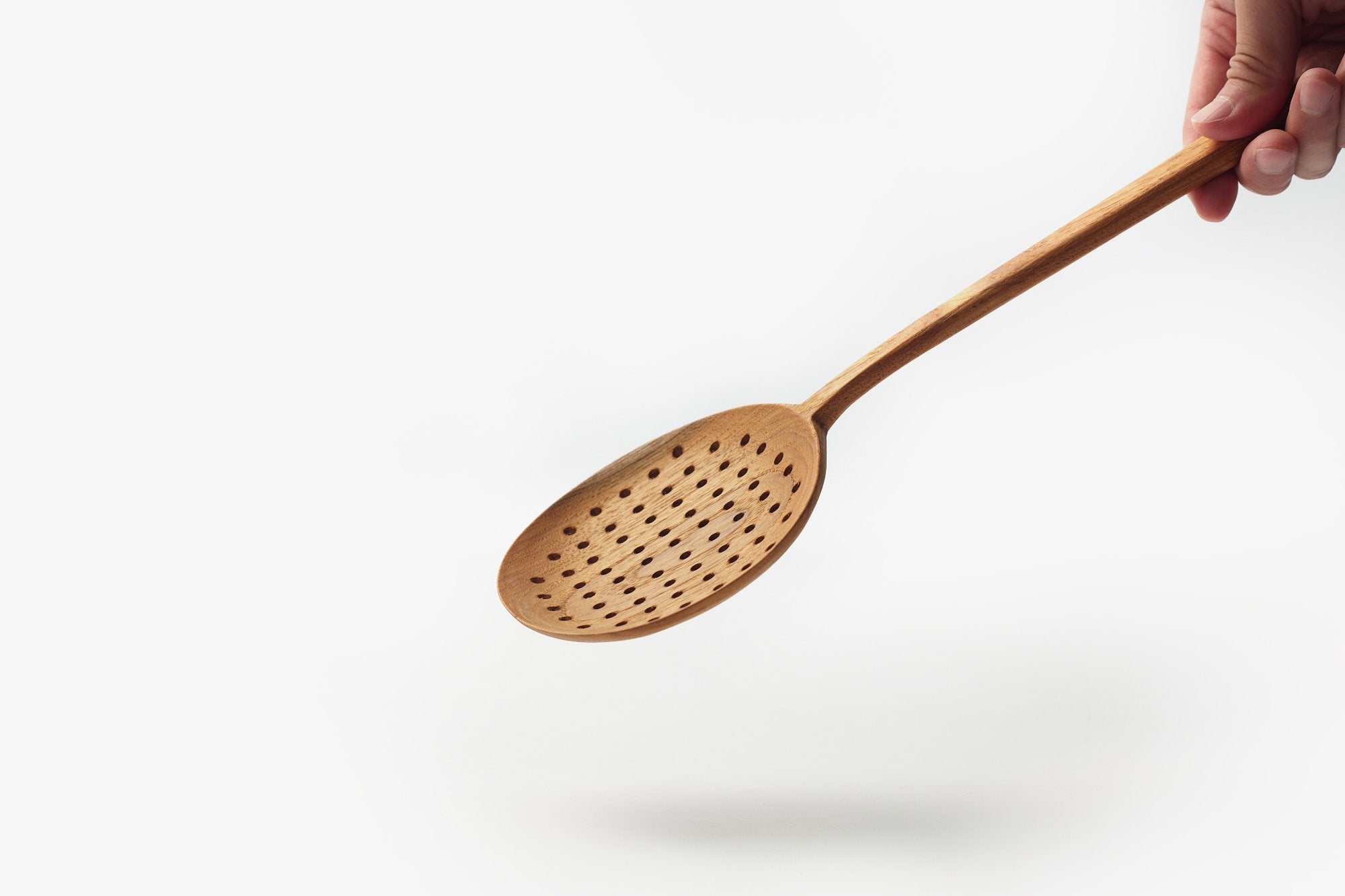 ラオスのカトラリー/穴開きレードル/チーク