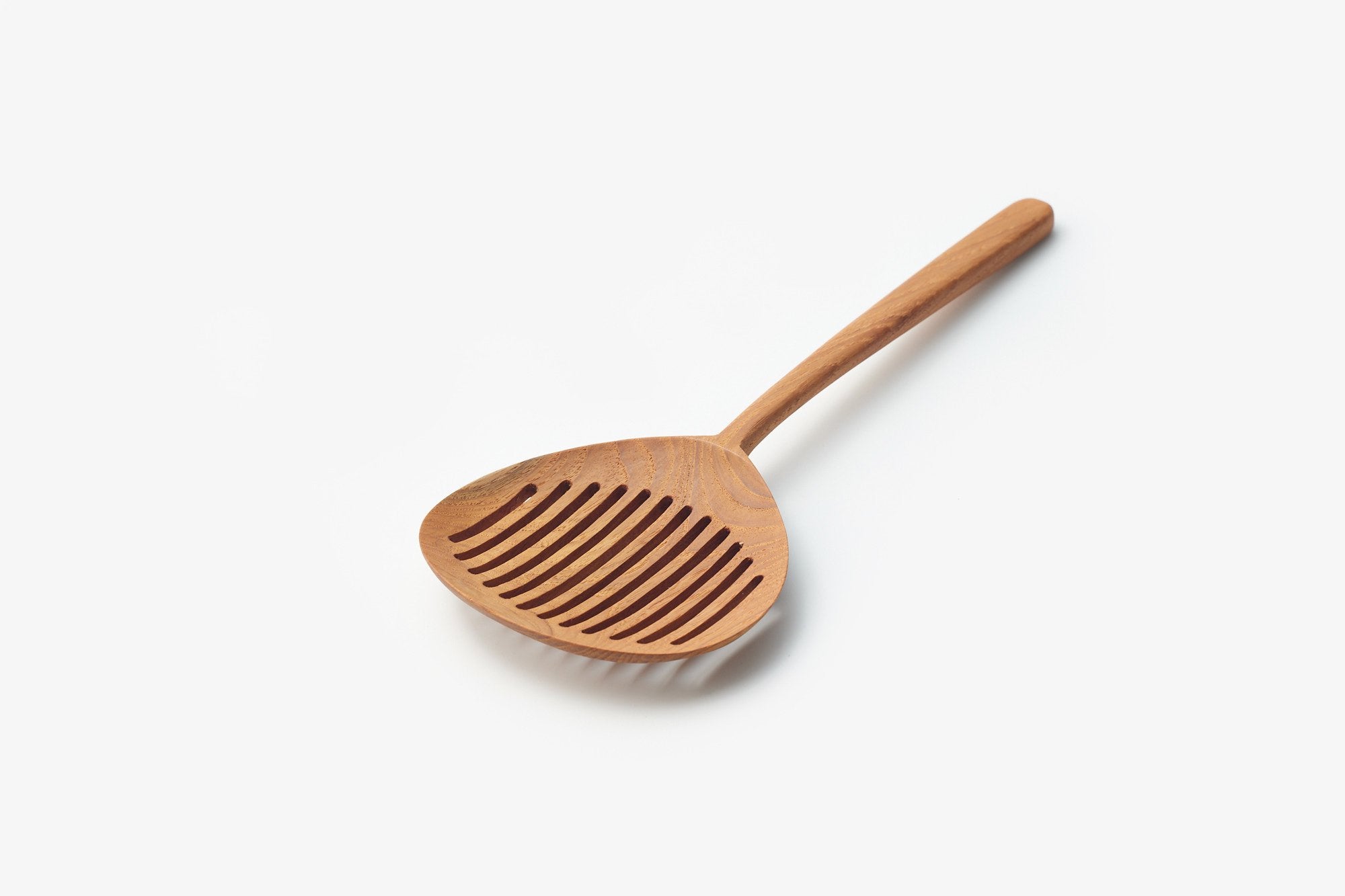 ラオスのカトラリー/穴開きレードル/チーク