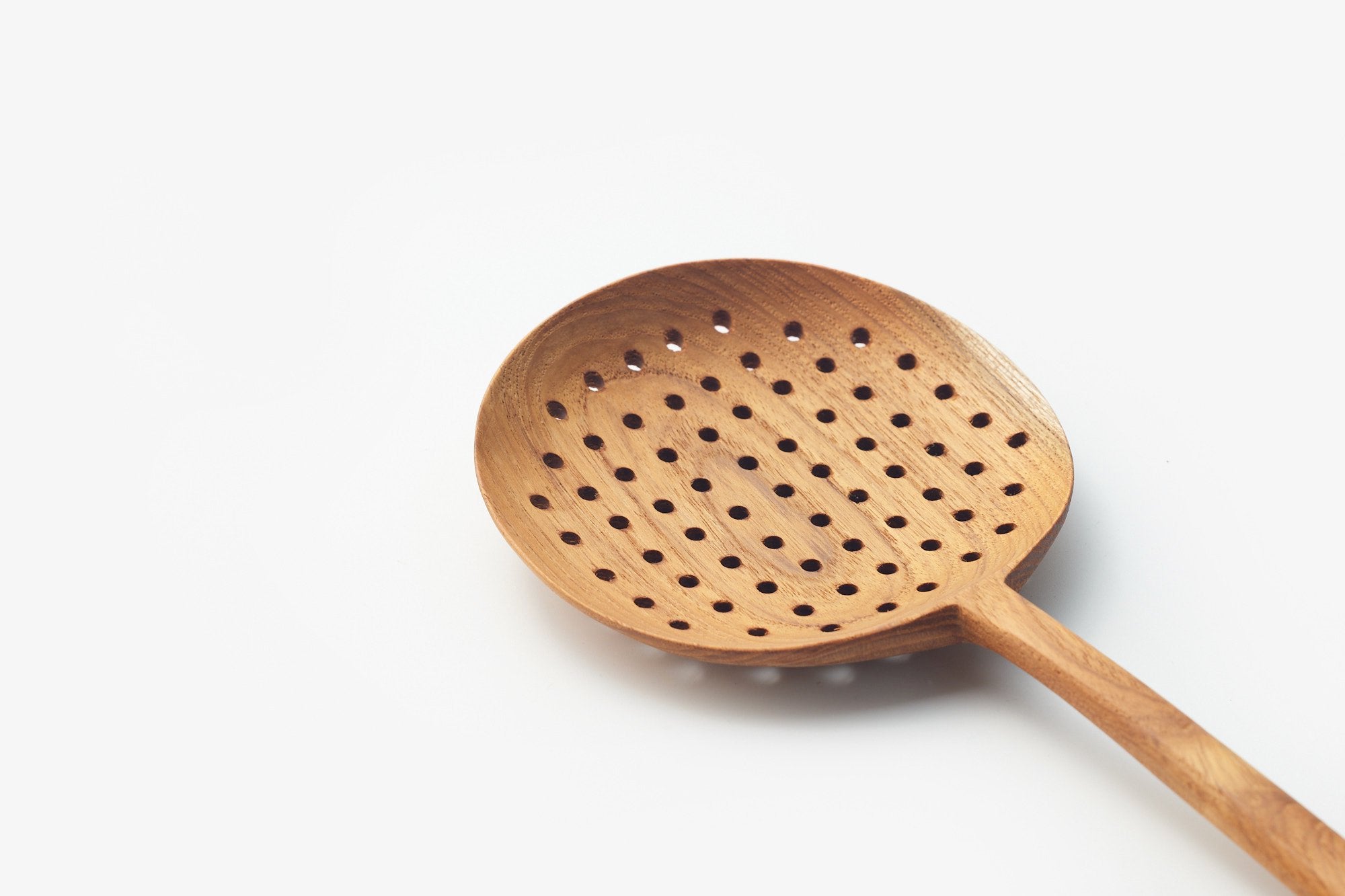 ラオスのカトラリー/穴開きレードル/チーク