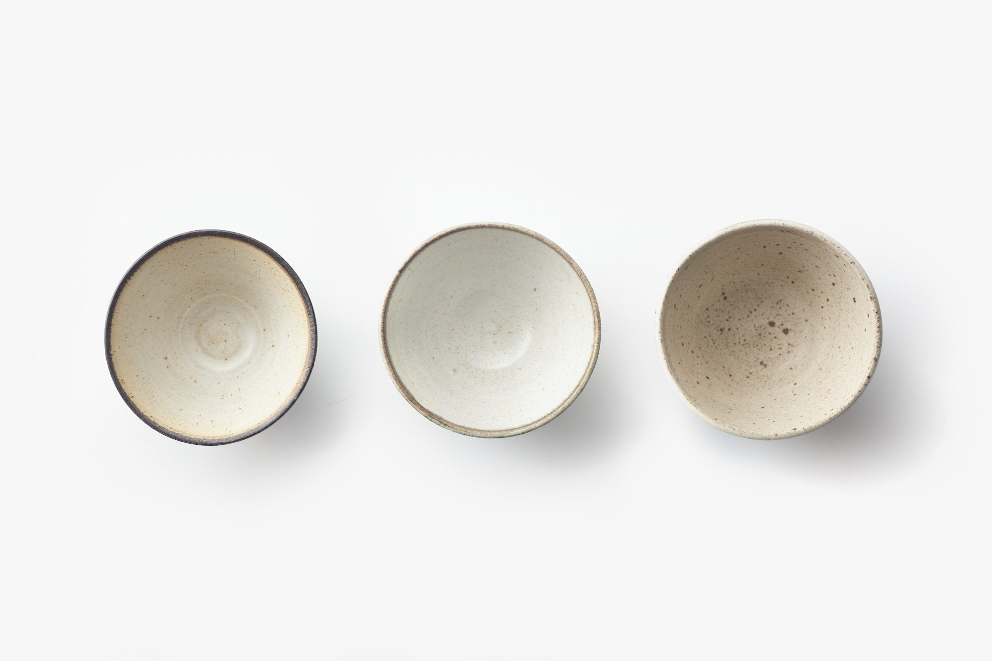 角りわ子/黒墨釉線紋汲出 白色釉呉須線汲出 白釉線紋汲出