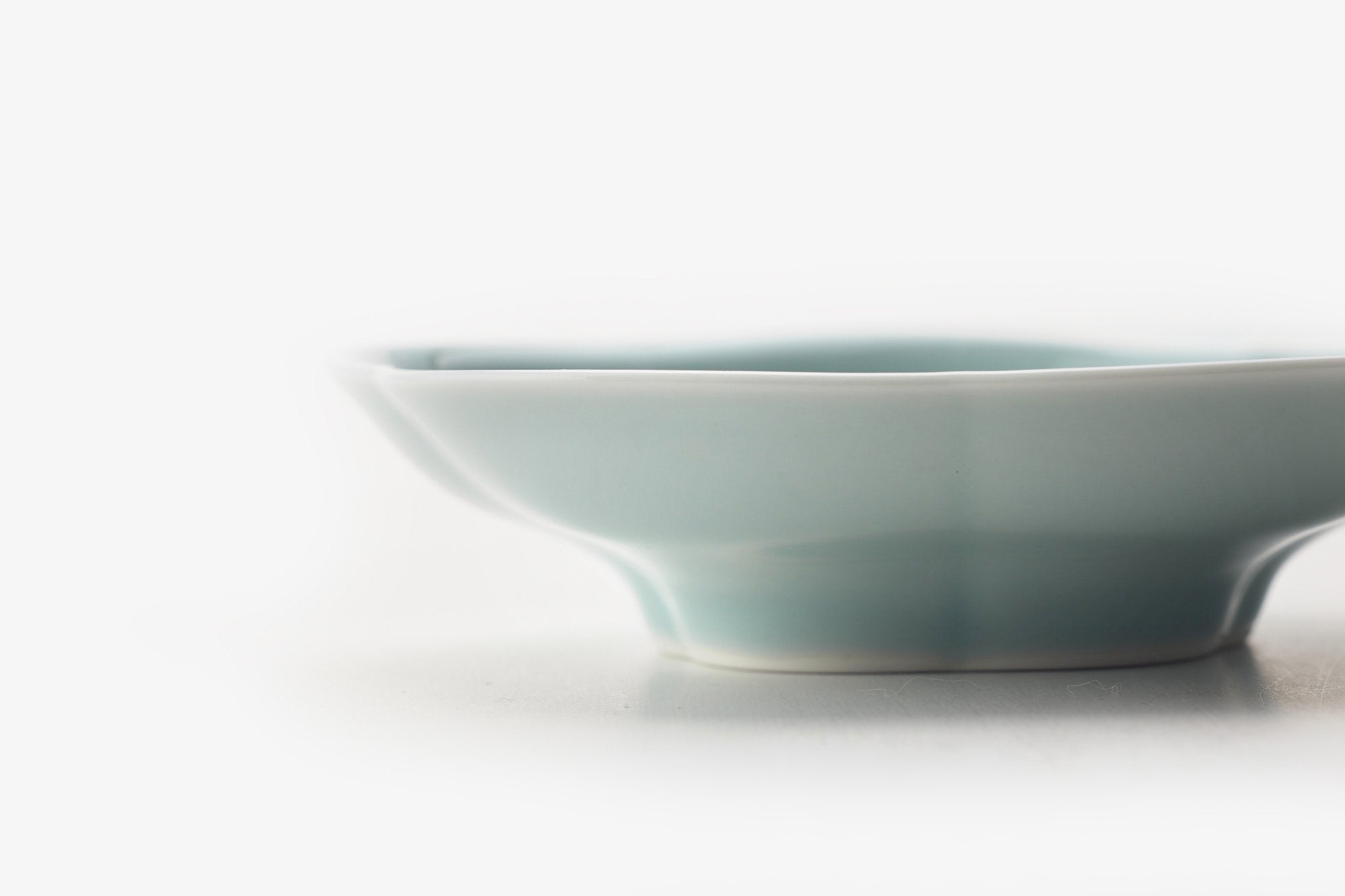 鍋島虎仙窯/高台皿/鍋島青磁 /乙なもの