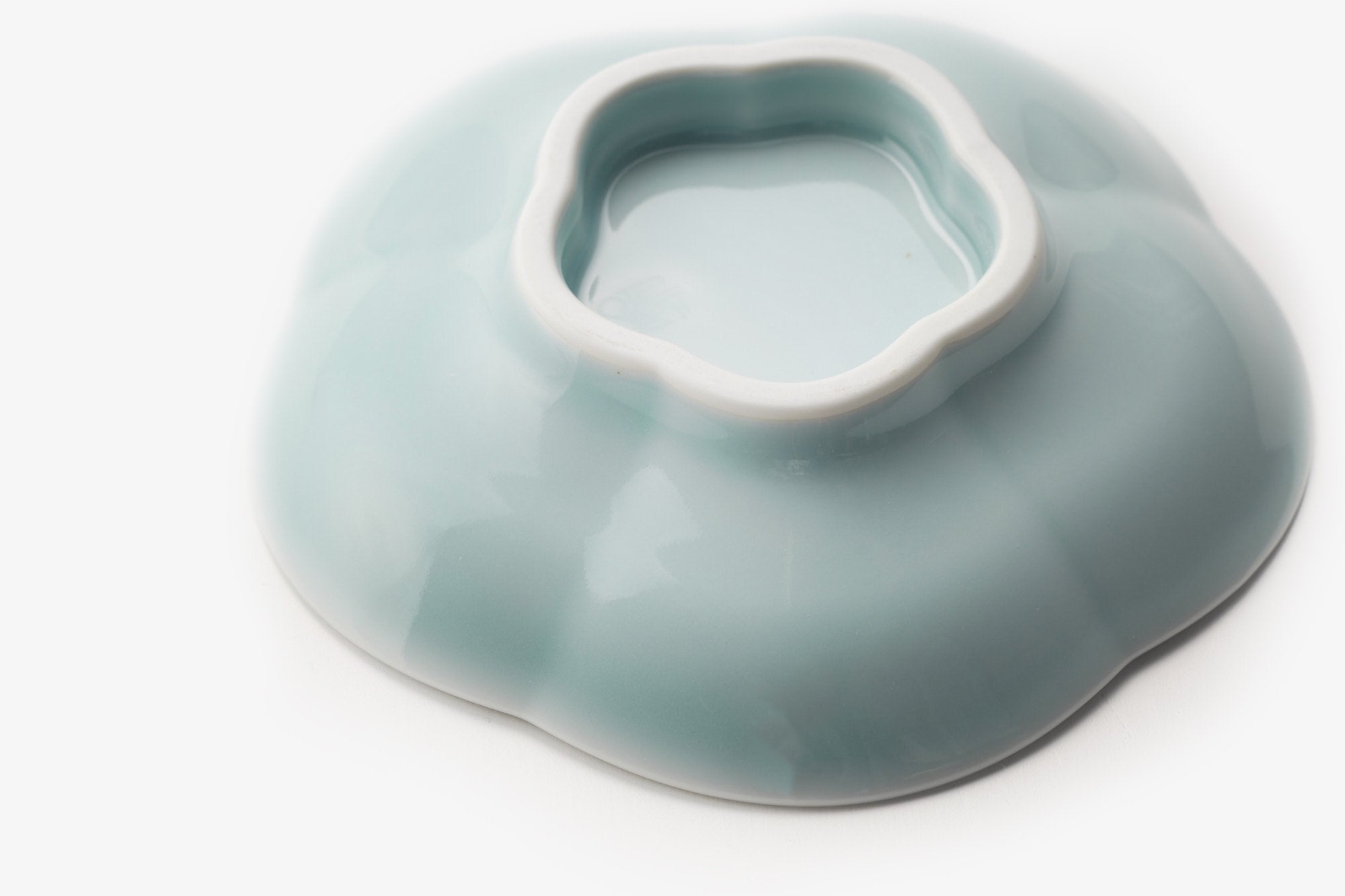 鍋島虎仙窯/高台皿/鍋島青磁 /乙なもの