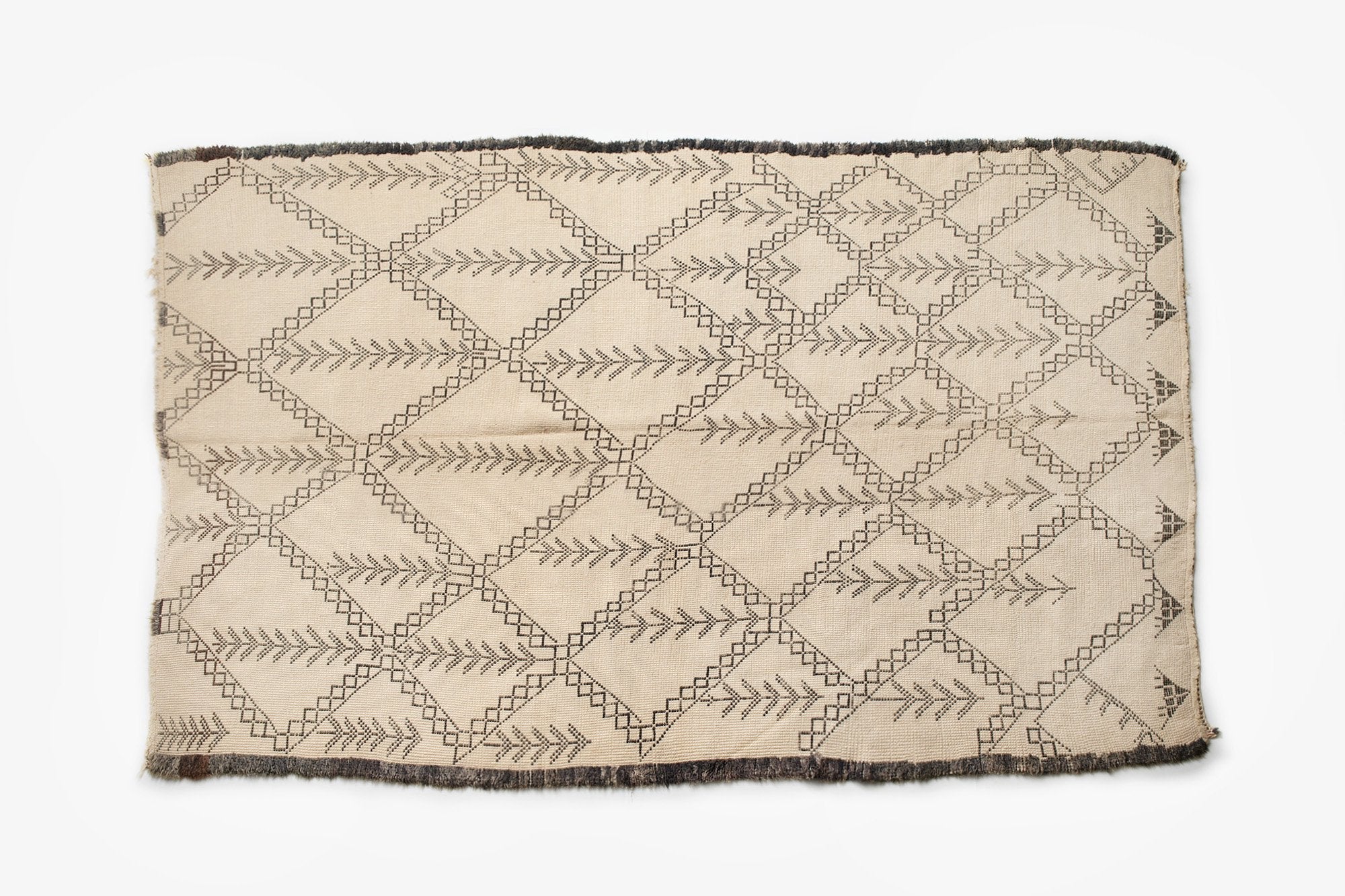 LIGHT YEARS/BENI OUARAIN RUG/187cm × 293cm