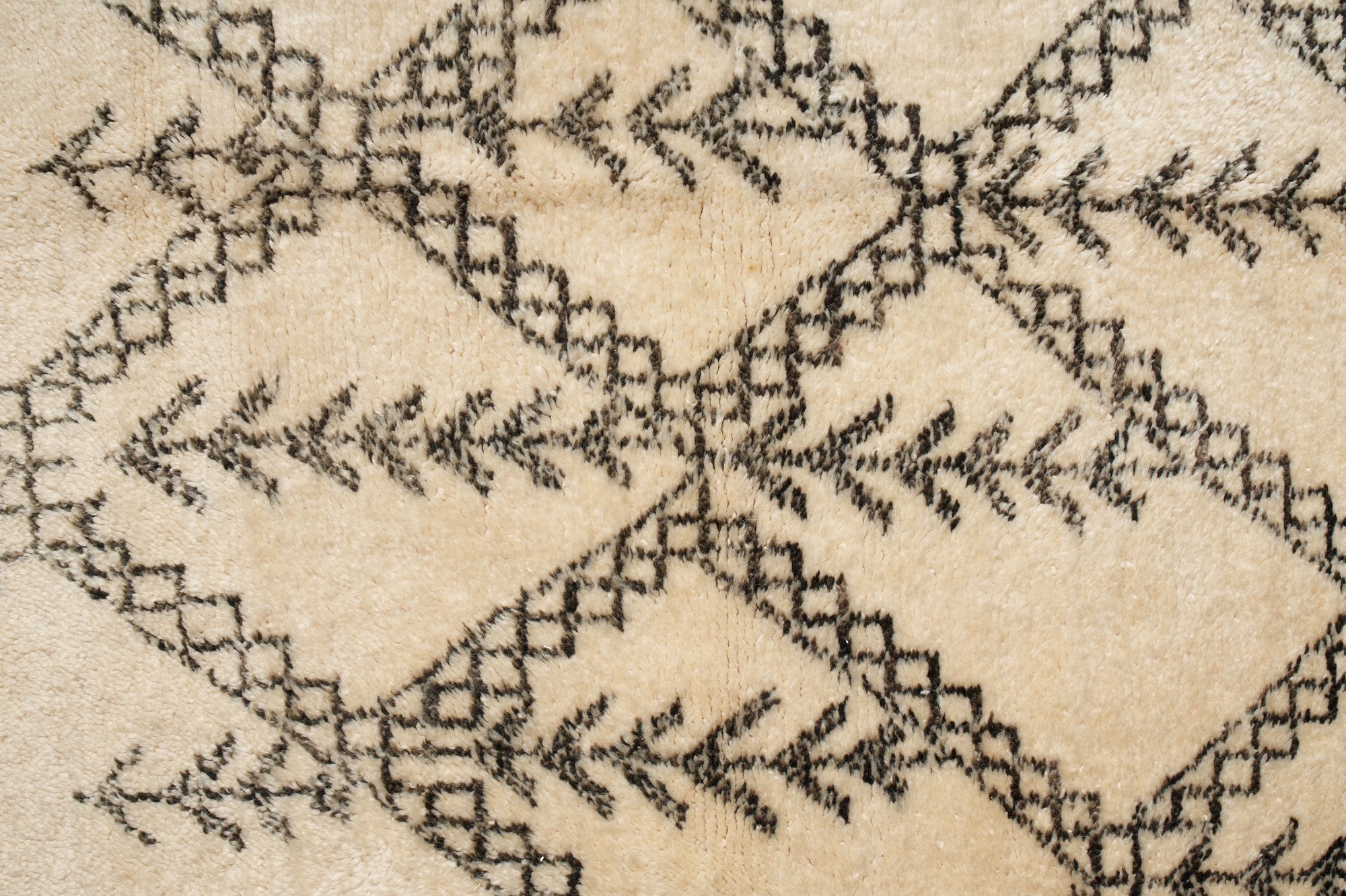 LIGHT YEARS/BENI OUARAIN RUG/187cm × 293cm