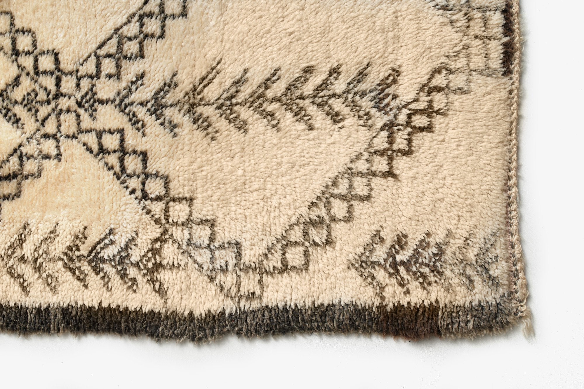 LIGHT YEARS/BENI OUARAIN RUG/187cm × 293cm