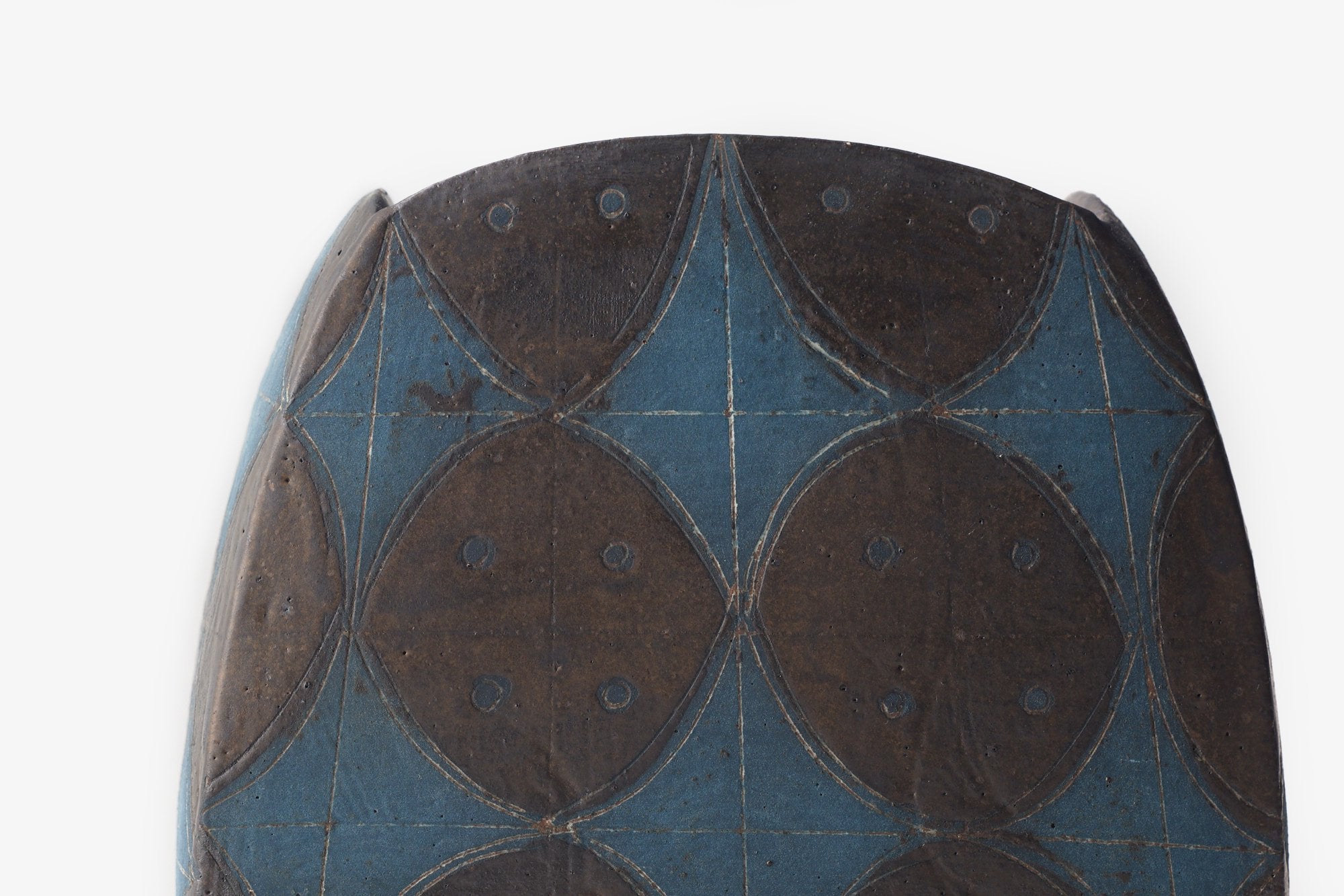 角りわ子/黒墨釉青泥花器