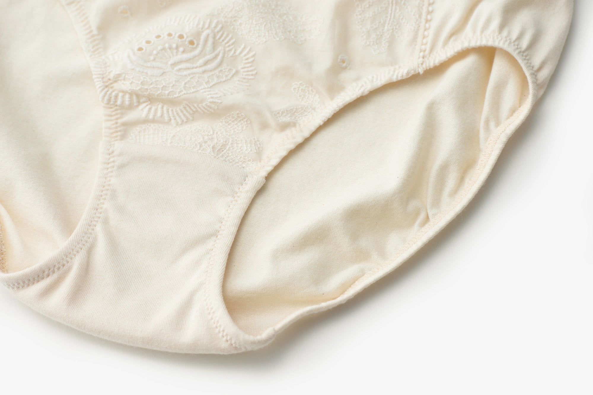 PRISTINE/エンブロイダリー ショーツ