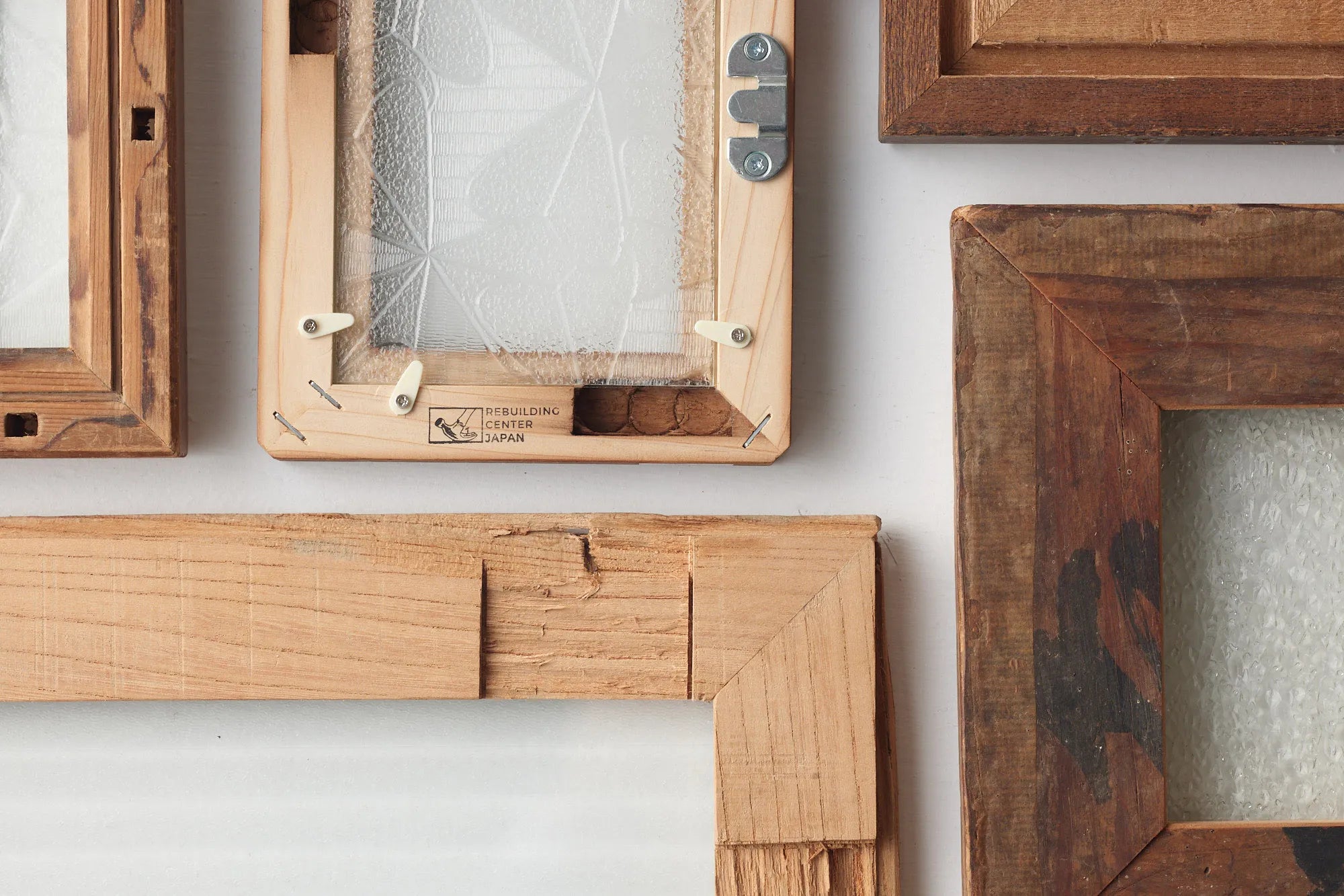 Rebuilding Center JAPAN/古材フレーム
