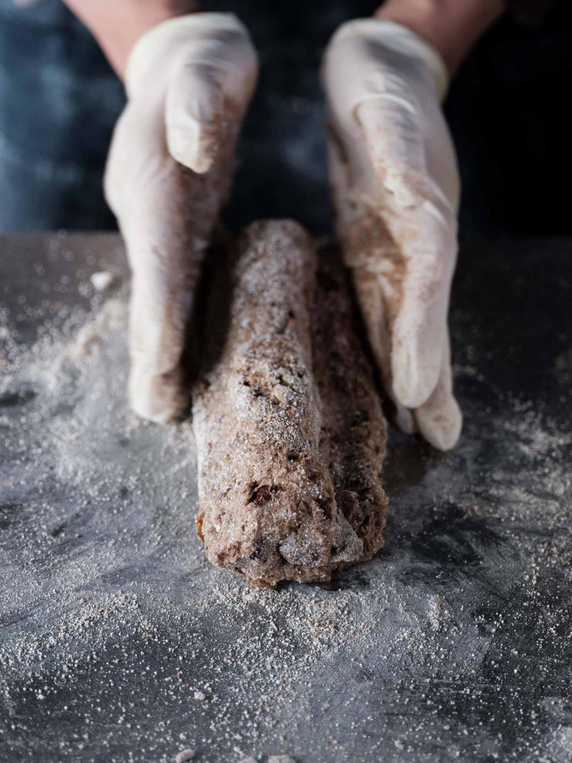 わざわざ/砂糖も卵もバターも使わないシュトレンとアランニット帽子のギフトセット