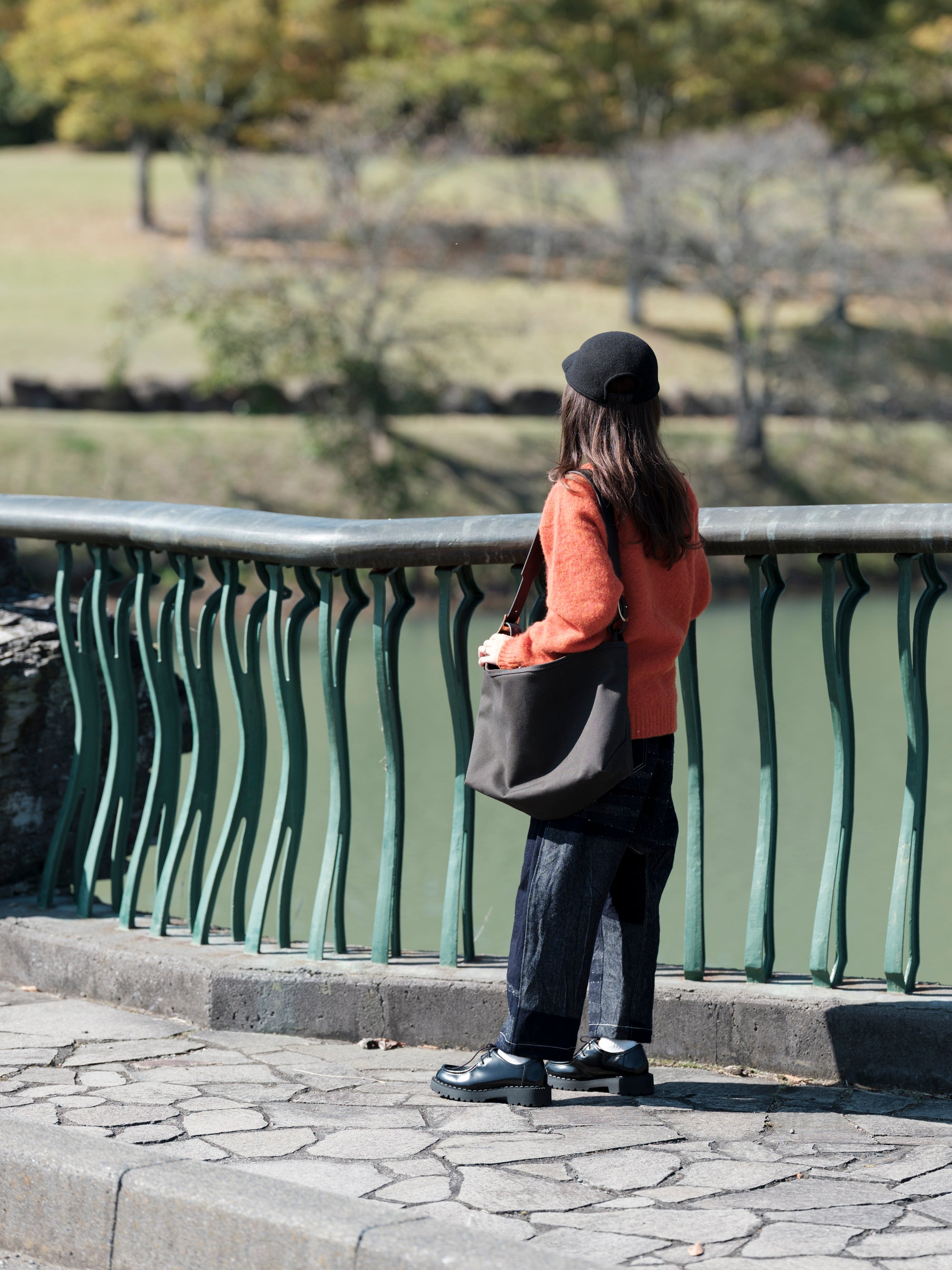 raregem/METO/Charcoal Grey