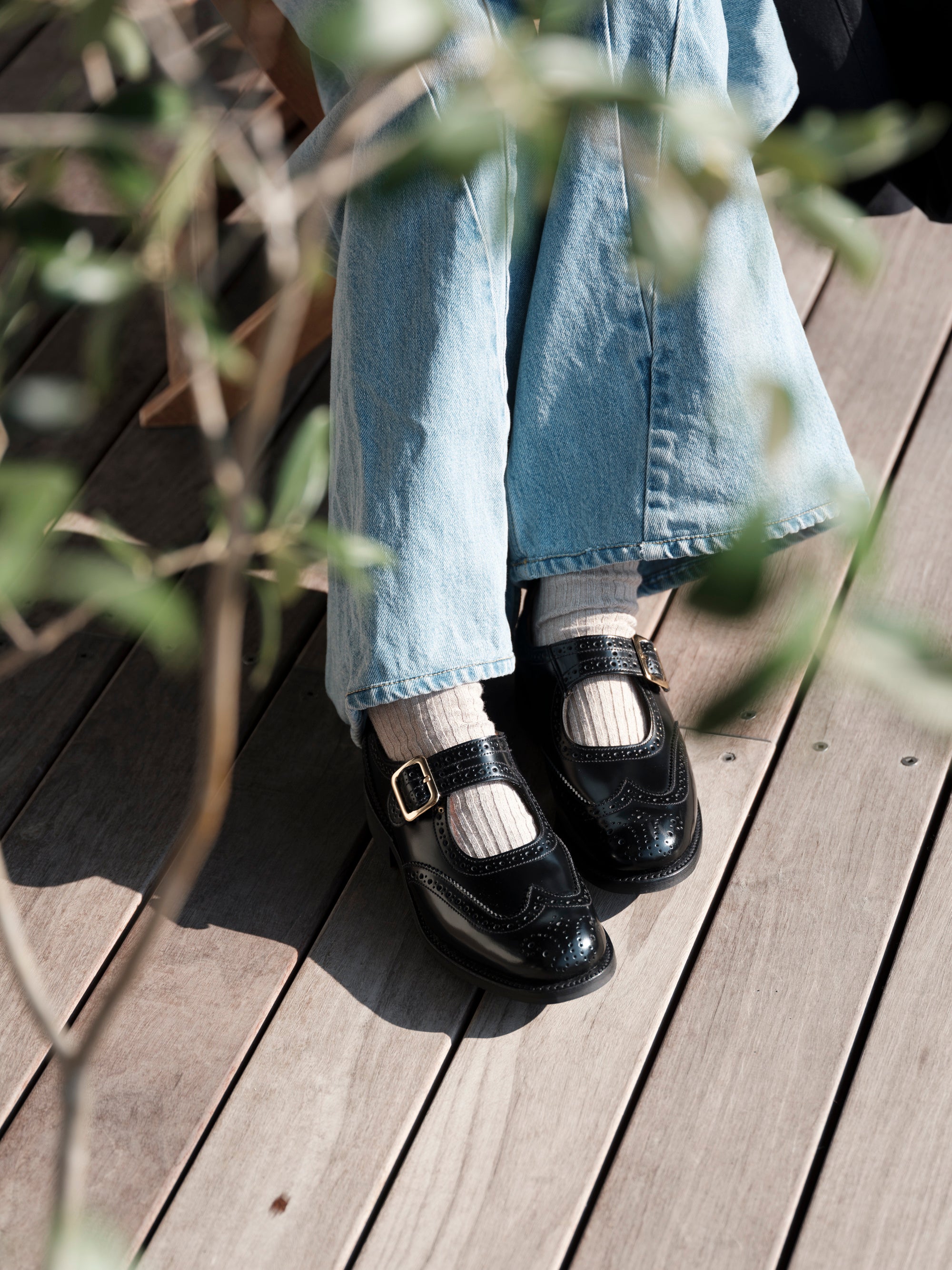 Sanders/2265B FEMALE PUNCHED SANDAL