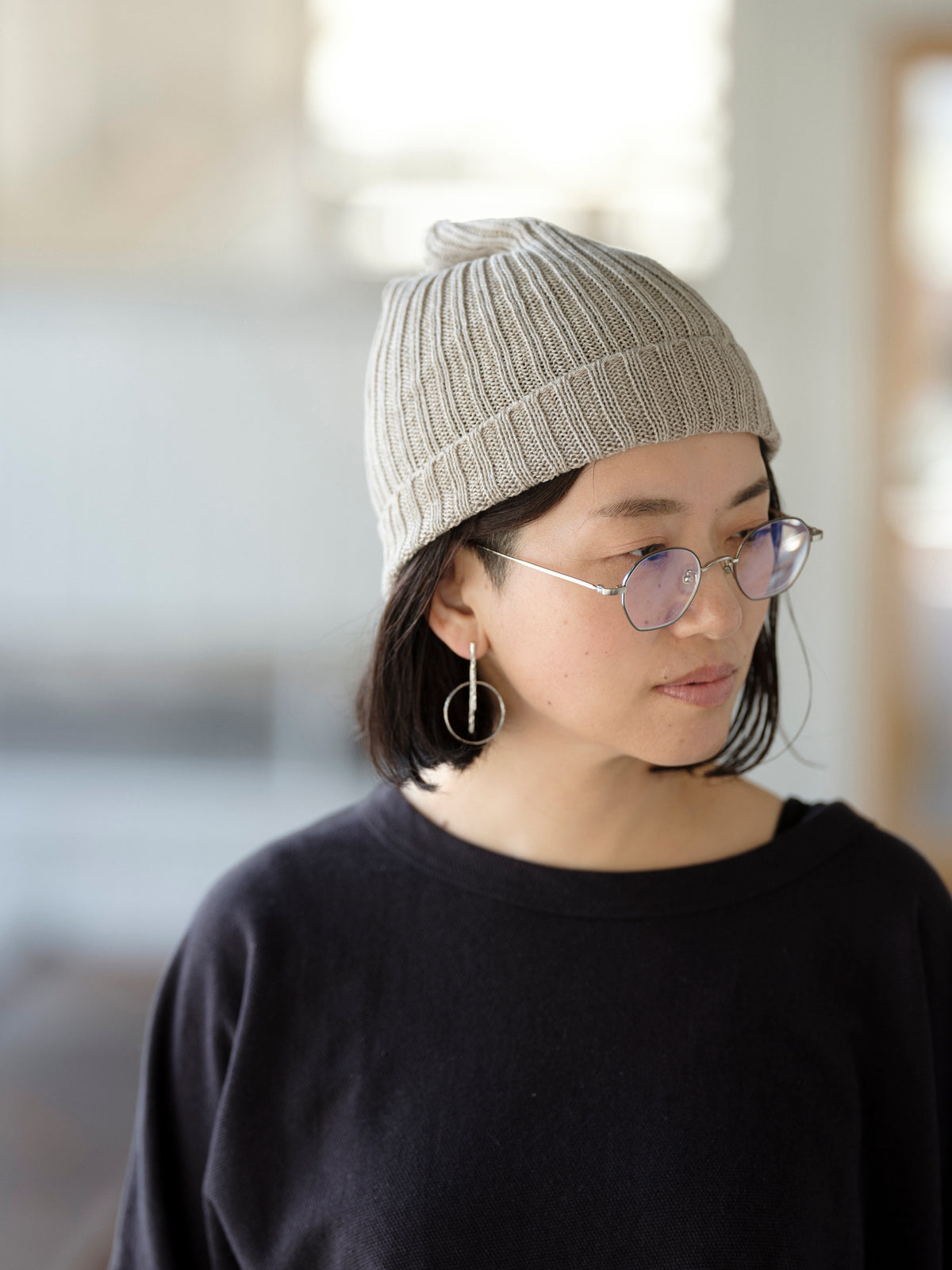 わざわざ/サラサラのリネンニット帽子