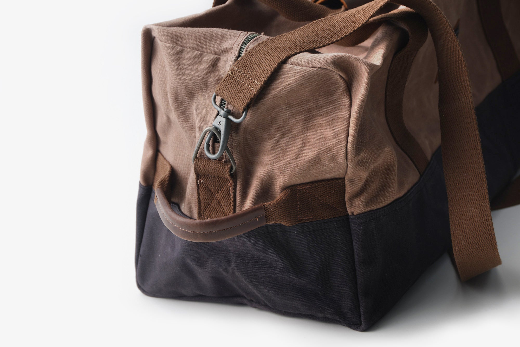 BAREBONES/ニーラム ダッフル