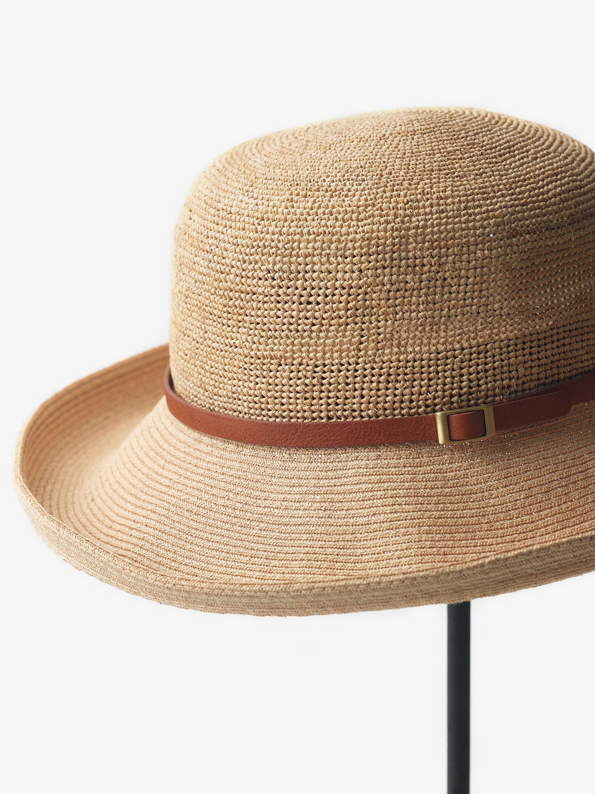 石田製帽/極細ラフィアかぎ編み/ラフィアブレード/コンビ革ベルト