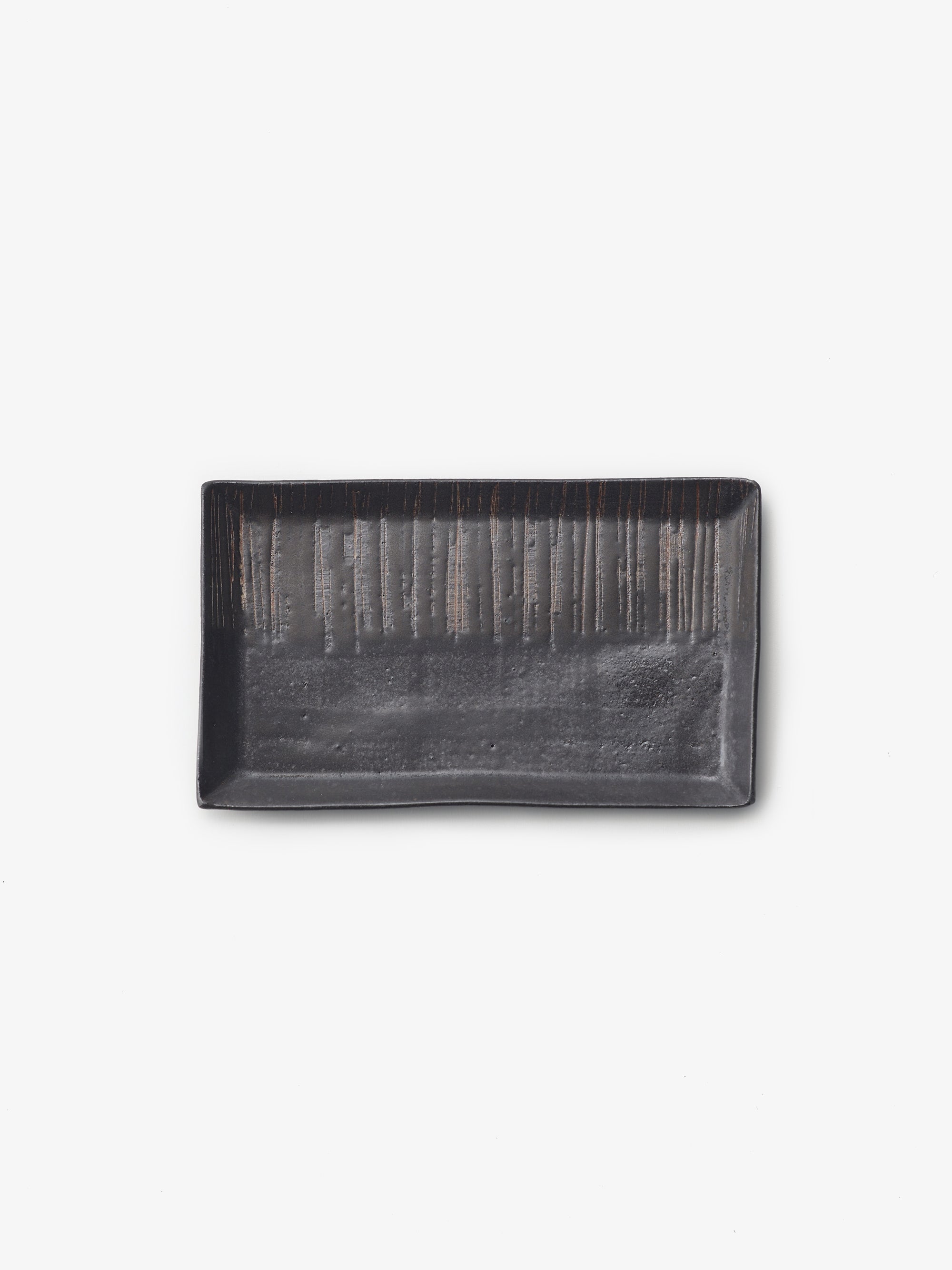 角りわ子/黒墨釉線紋長方皿