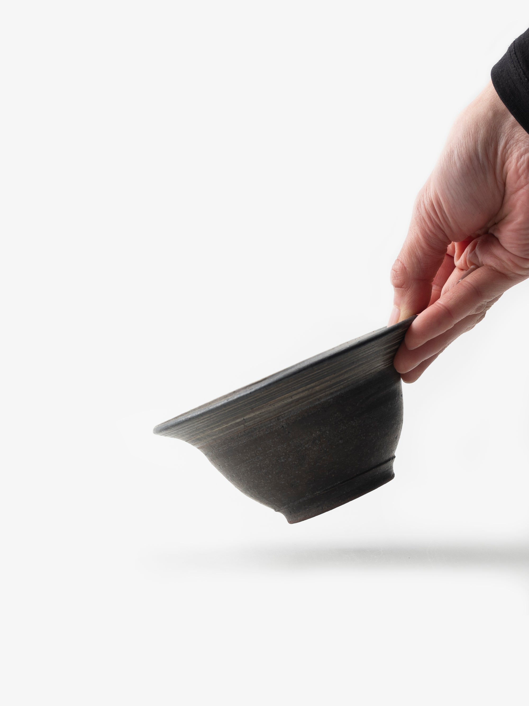 角りわ子/黒墨釉線紋鉢