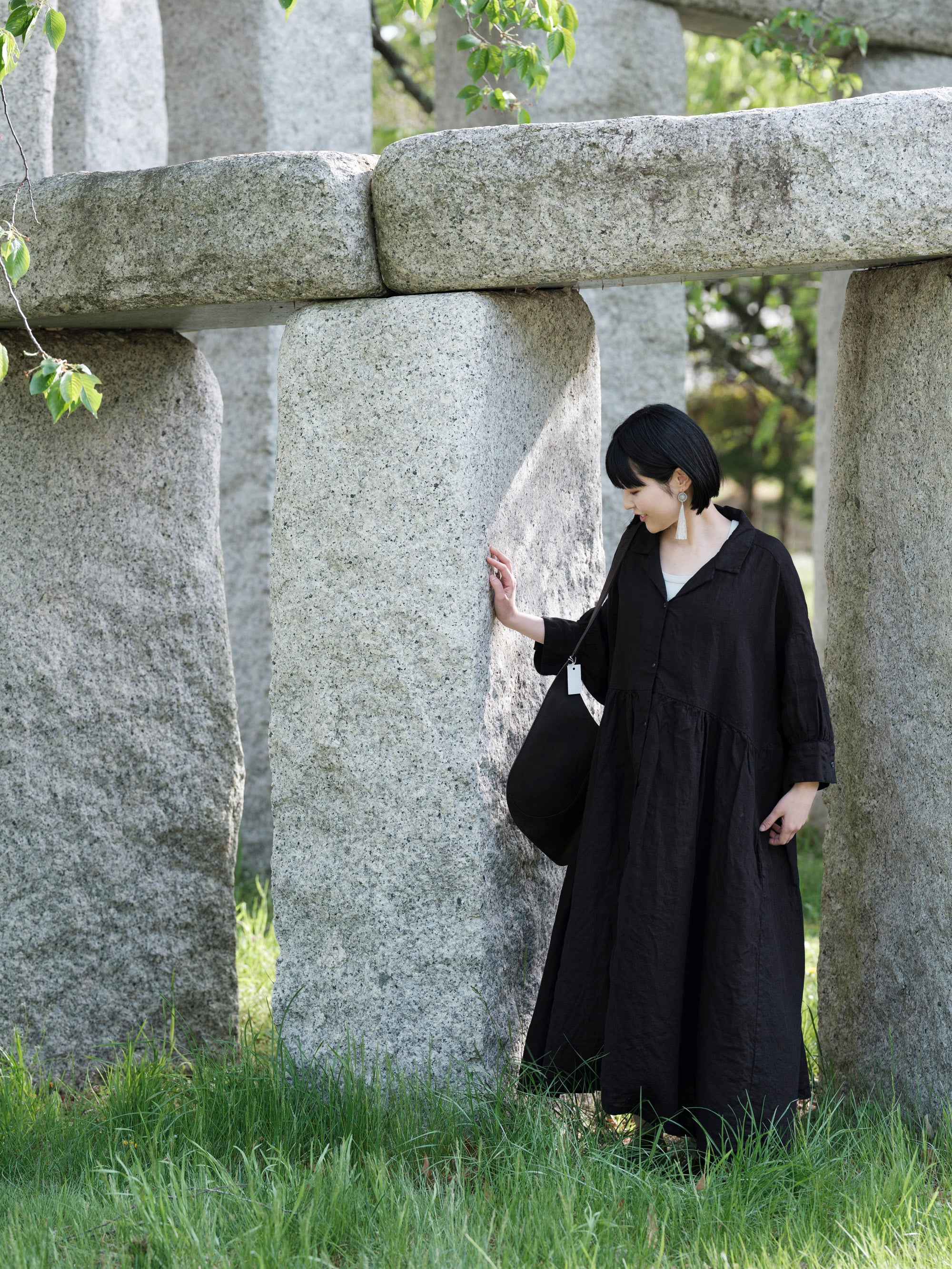 Honnete/Open Collar Gathered Dress