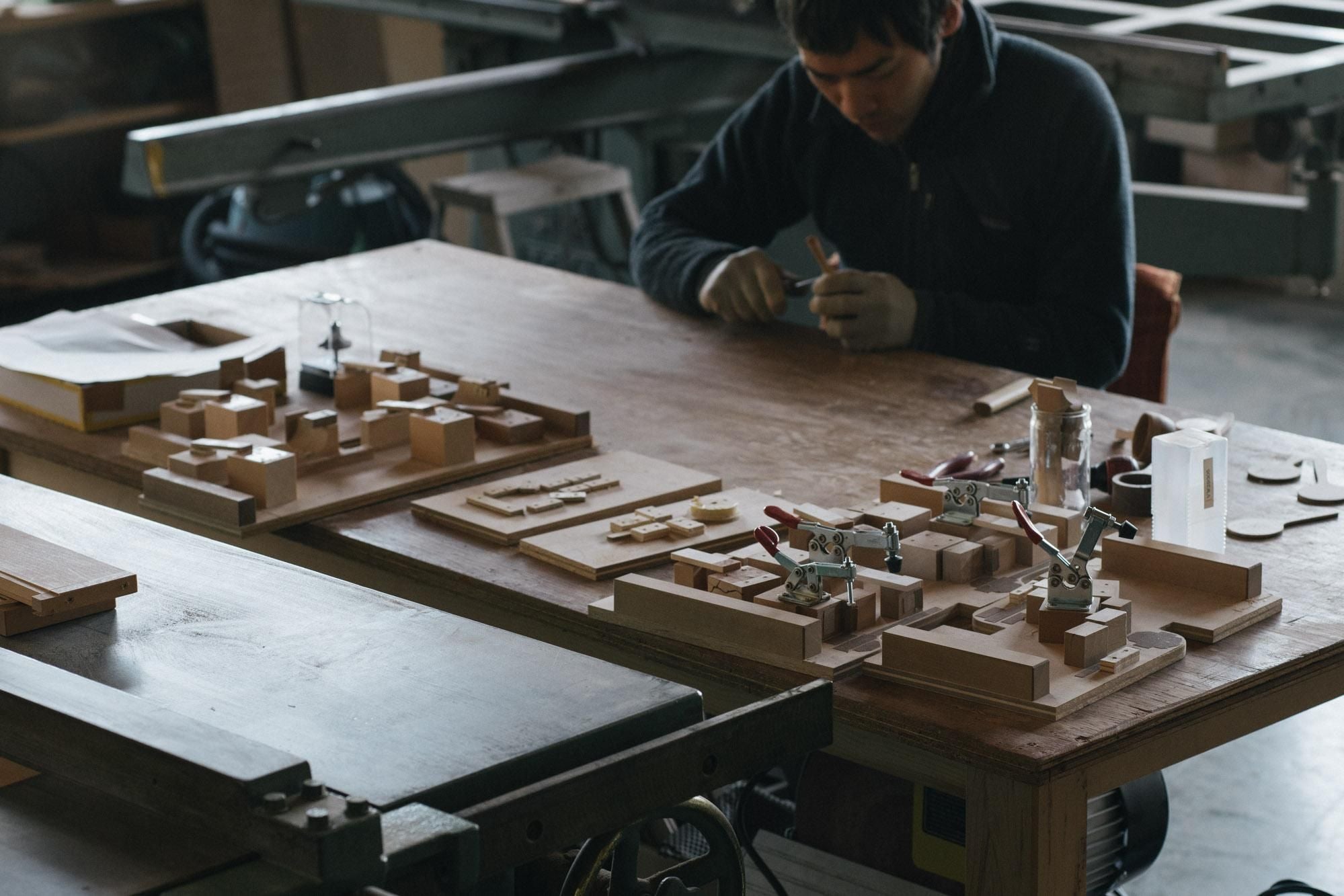 椿井木工舎ワークショップ@問tou ダーニングマッシュルーム作り ダーニング体験