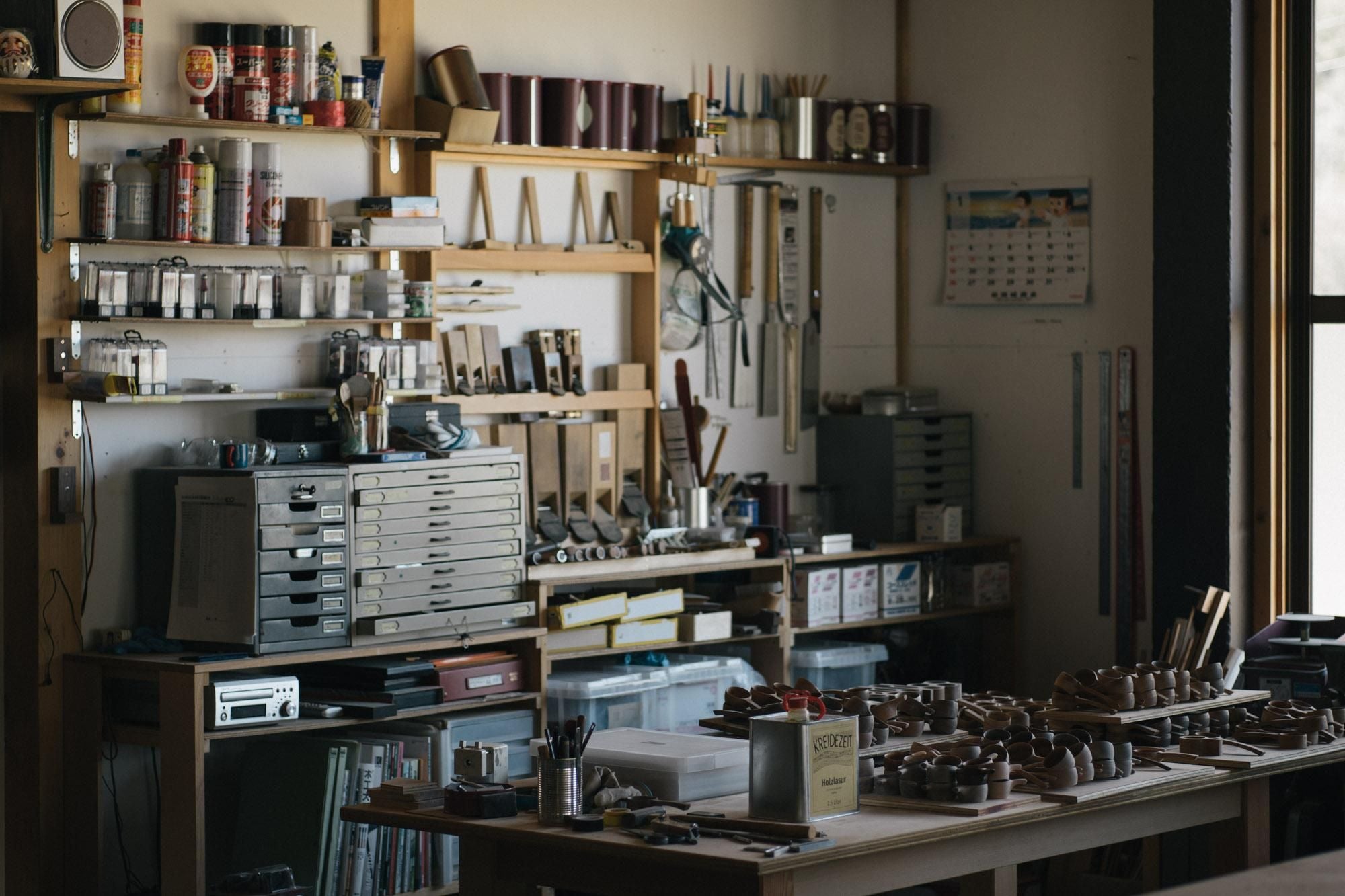 椿井木工舎ワークショップ@問tou ダーニングマッシュルーム作り ダーニング体験