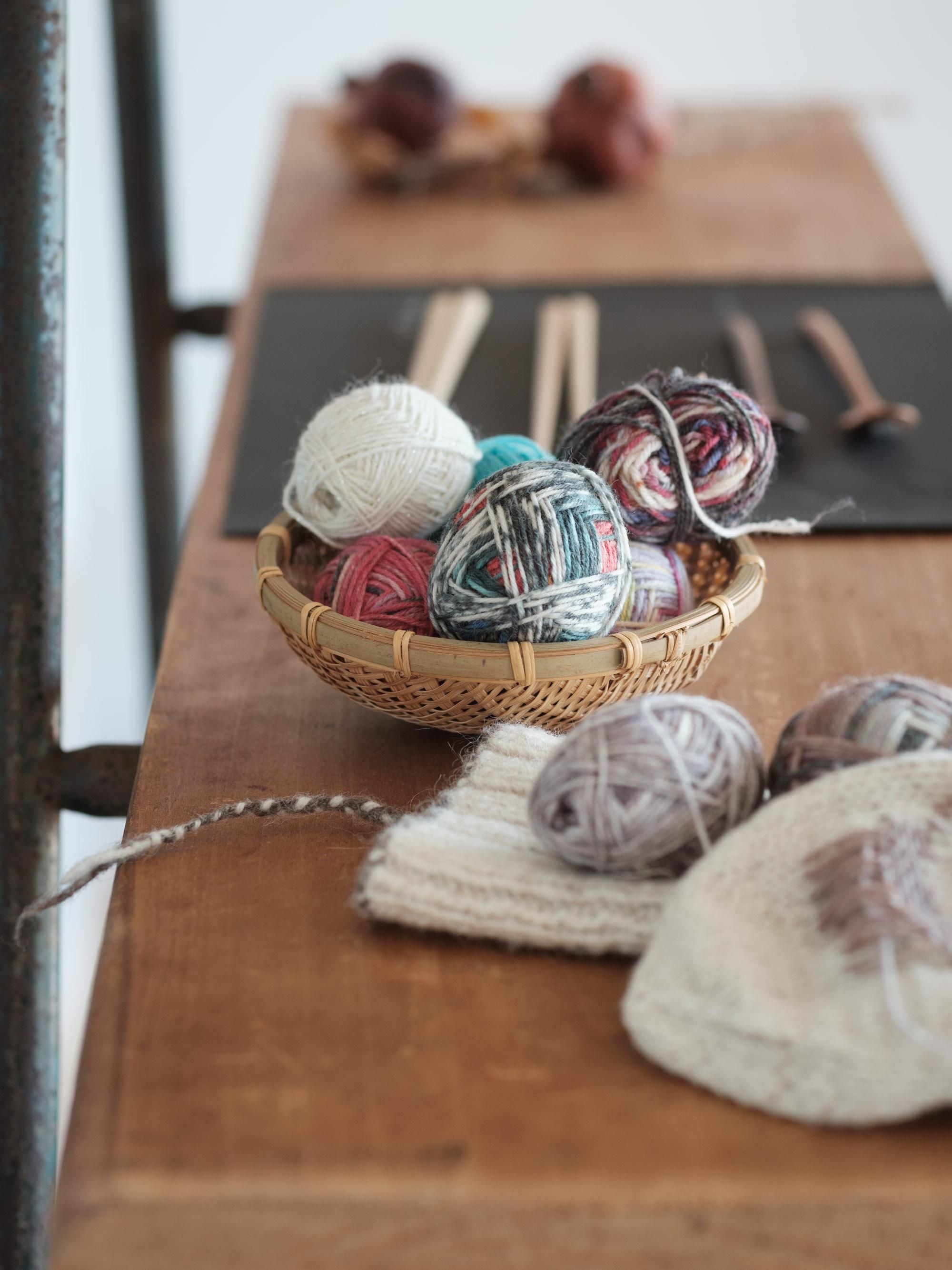 椿井木工舎ワークショップ@問tou ダーニングマッシュルーム作り ダーニング体験