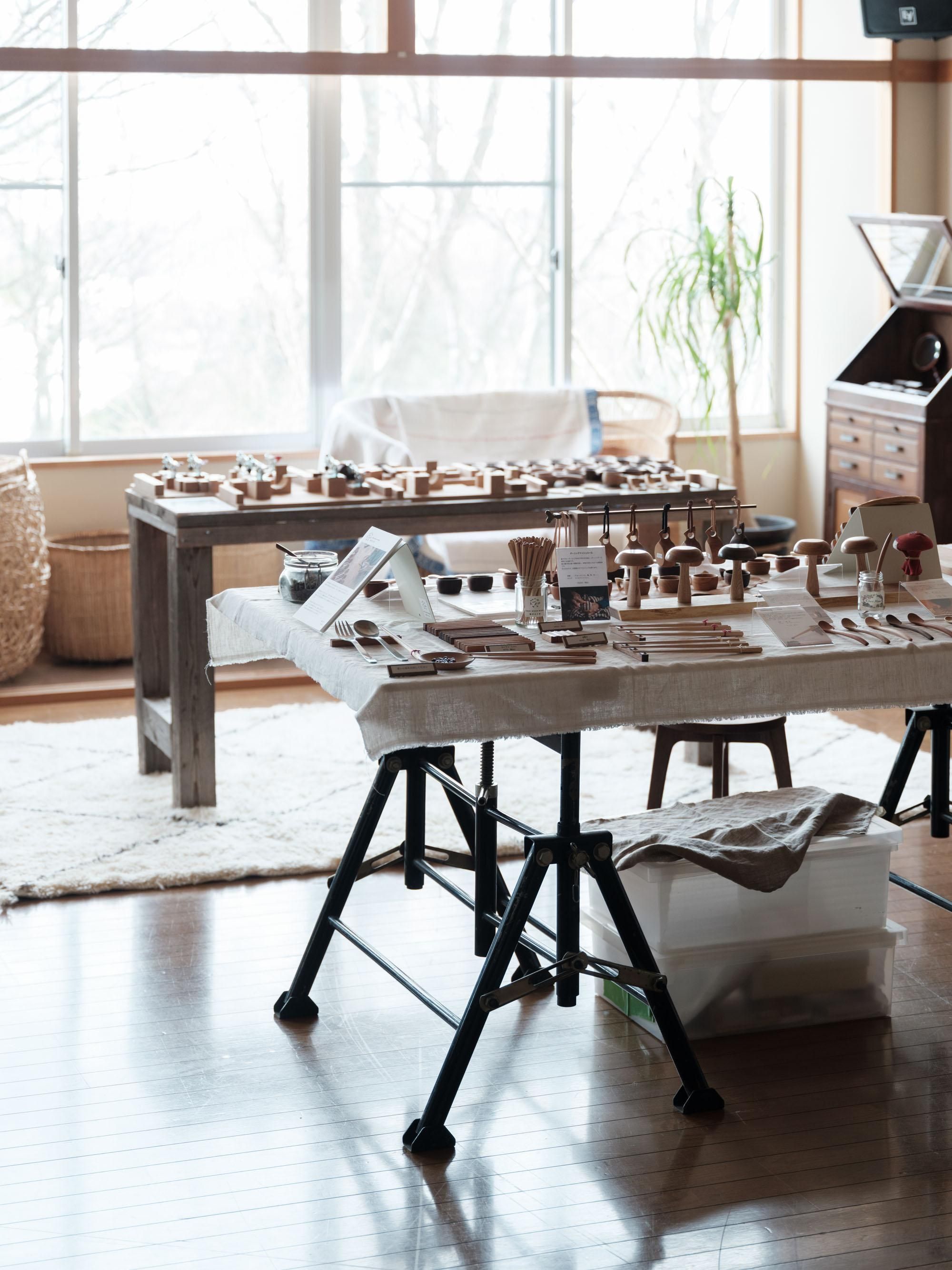 椿井木工舎ワークショップ@問tou ダーニングマッシュルーム作り ダーニング体験