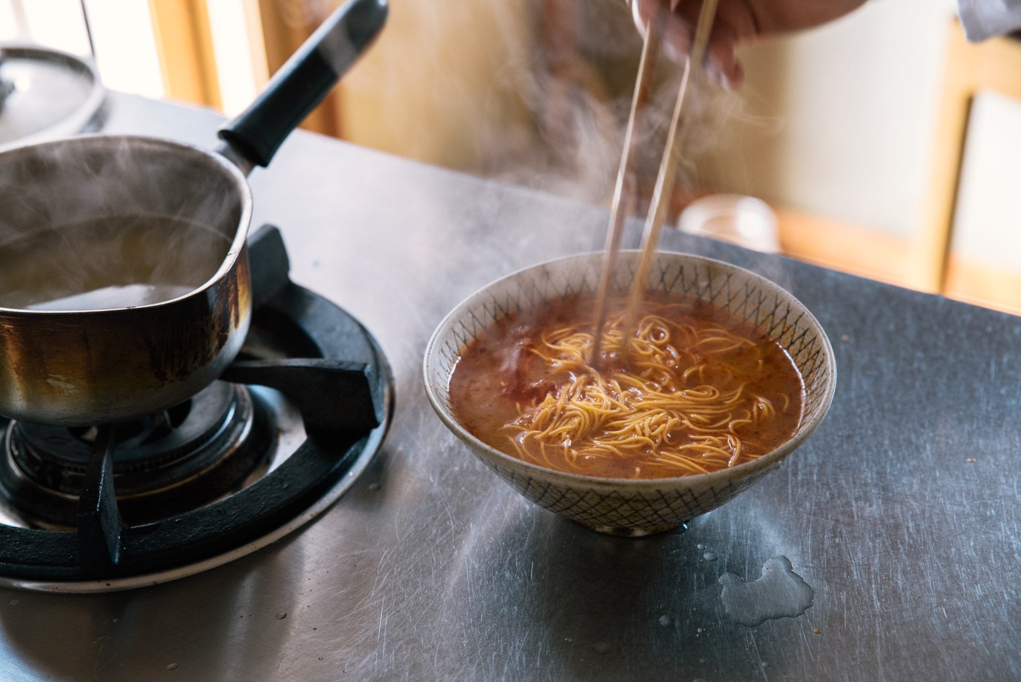 鳥志商店/激辛ラーメン朱