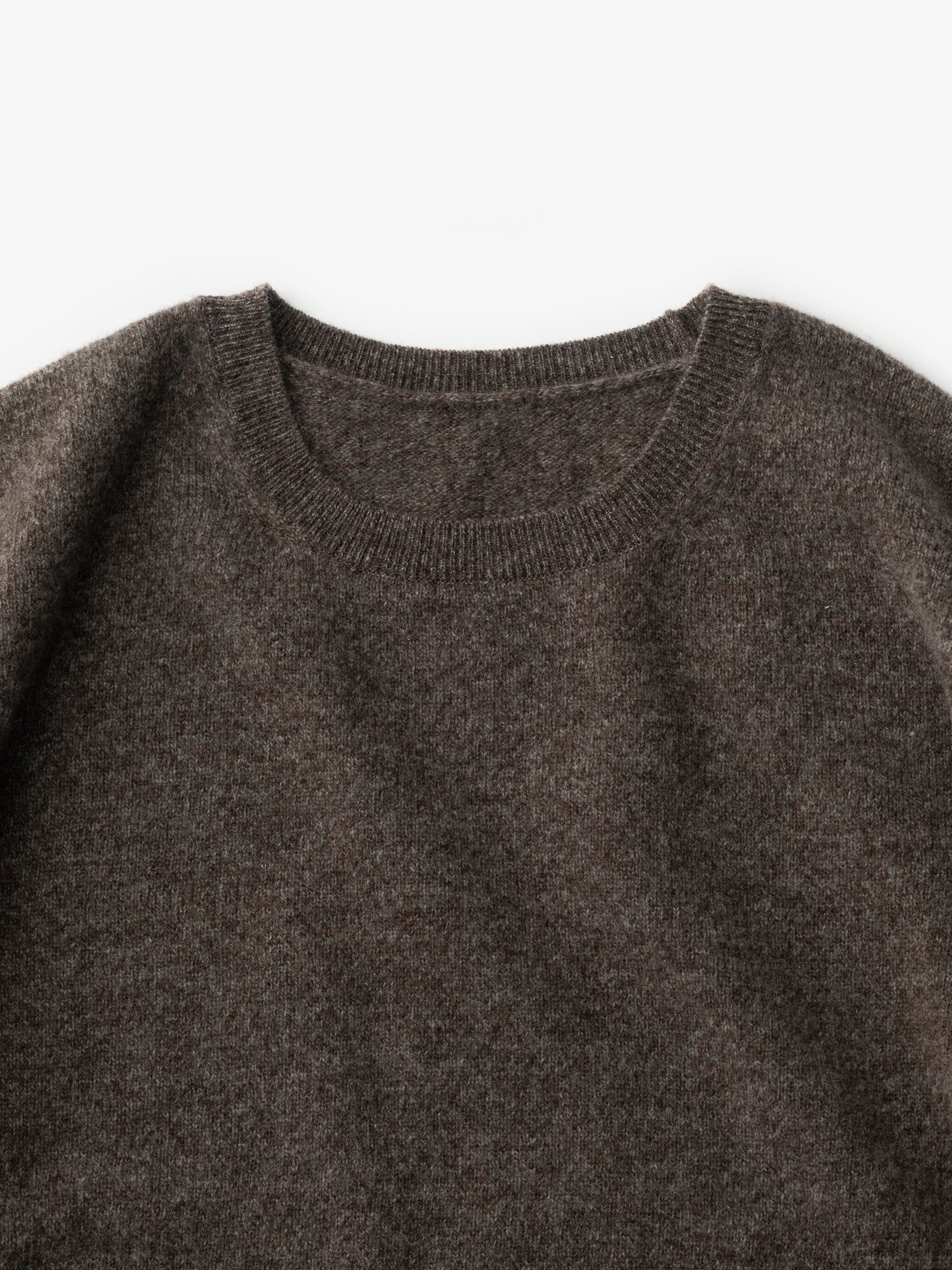 石徹白洋品店/クルーネックセーター/メリノウール/タスマニアブラウン