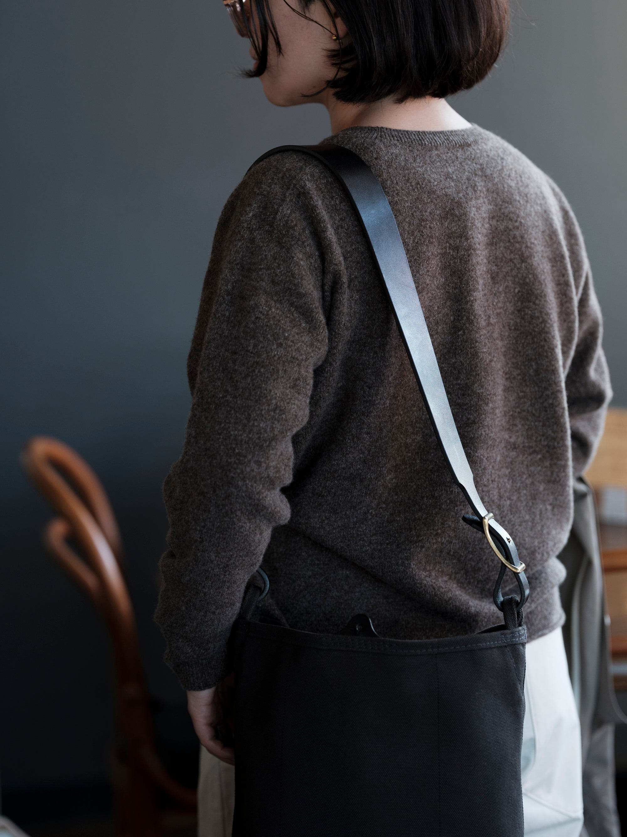 石徹白洋品店/クルーネックセーター/メリノウール/タスマニアブラウン