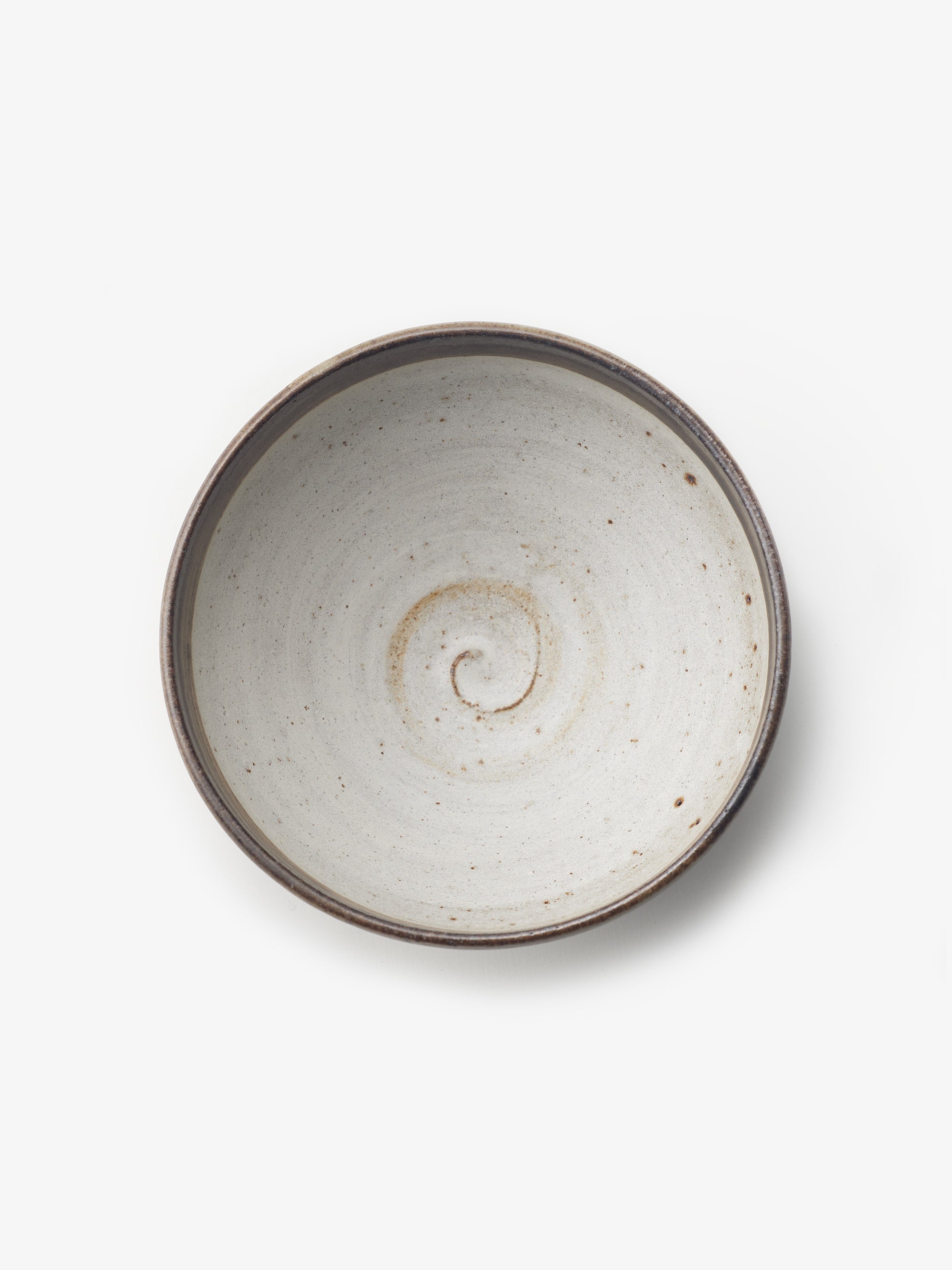 角りわ子/白玉釉黒緑茶碗