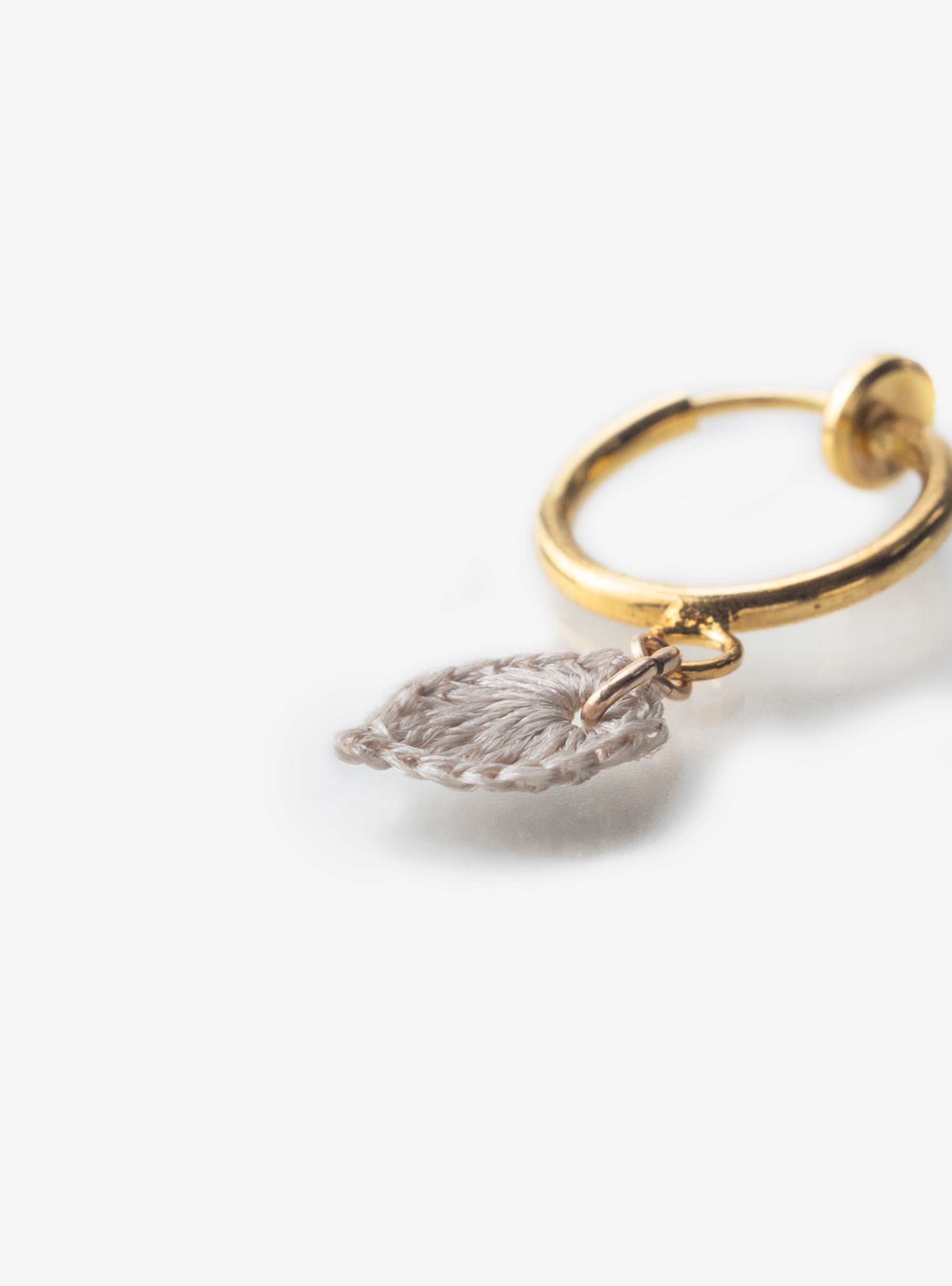 Hue Rain/一葉の耳飾り