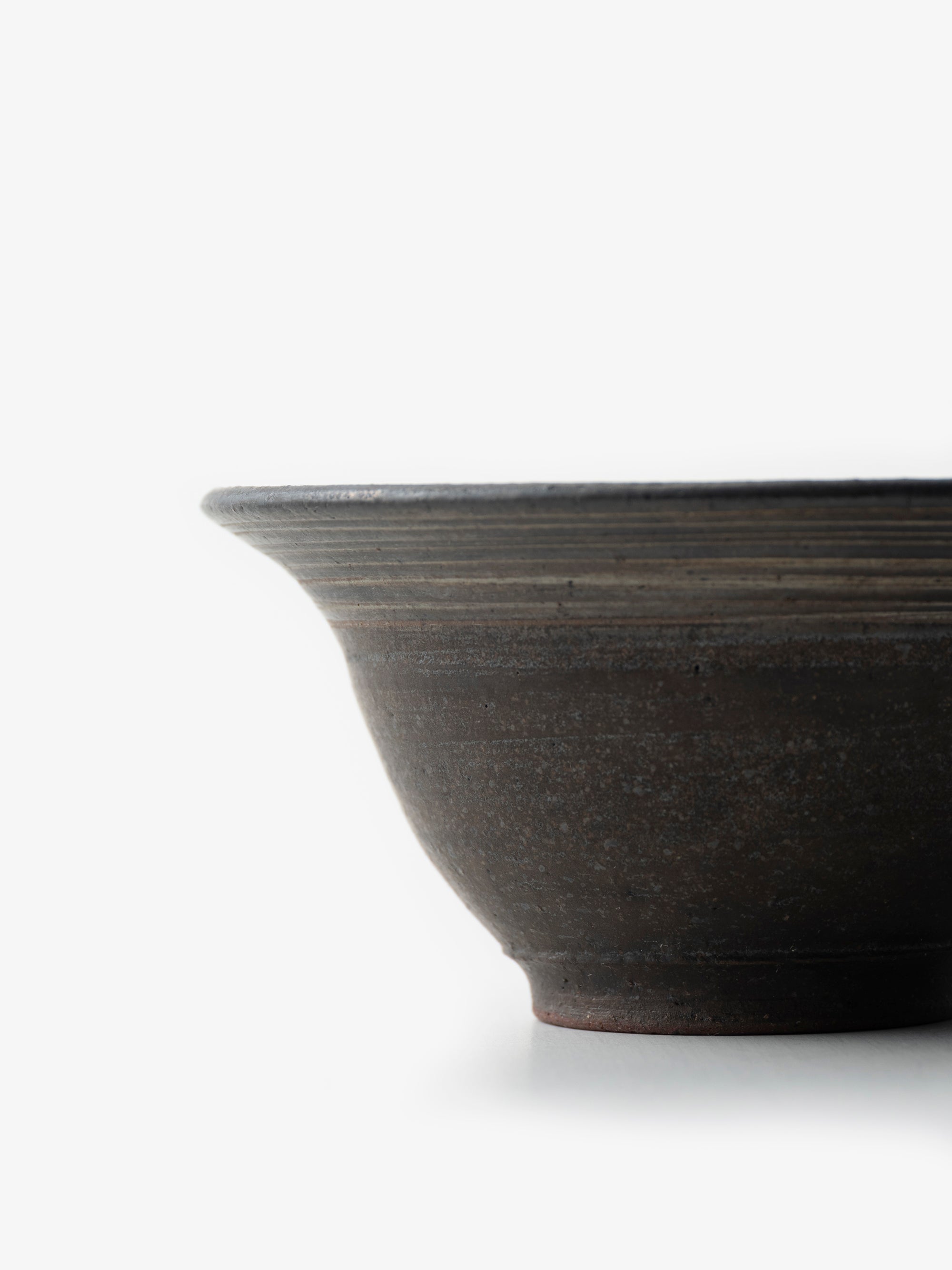 角りわ子/黒墨釉線紋鉢