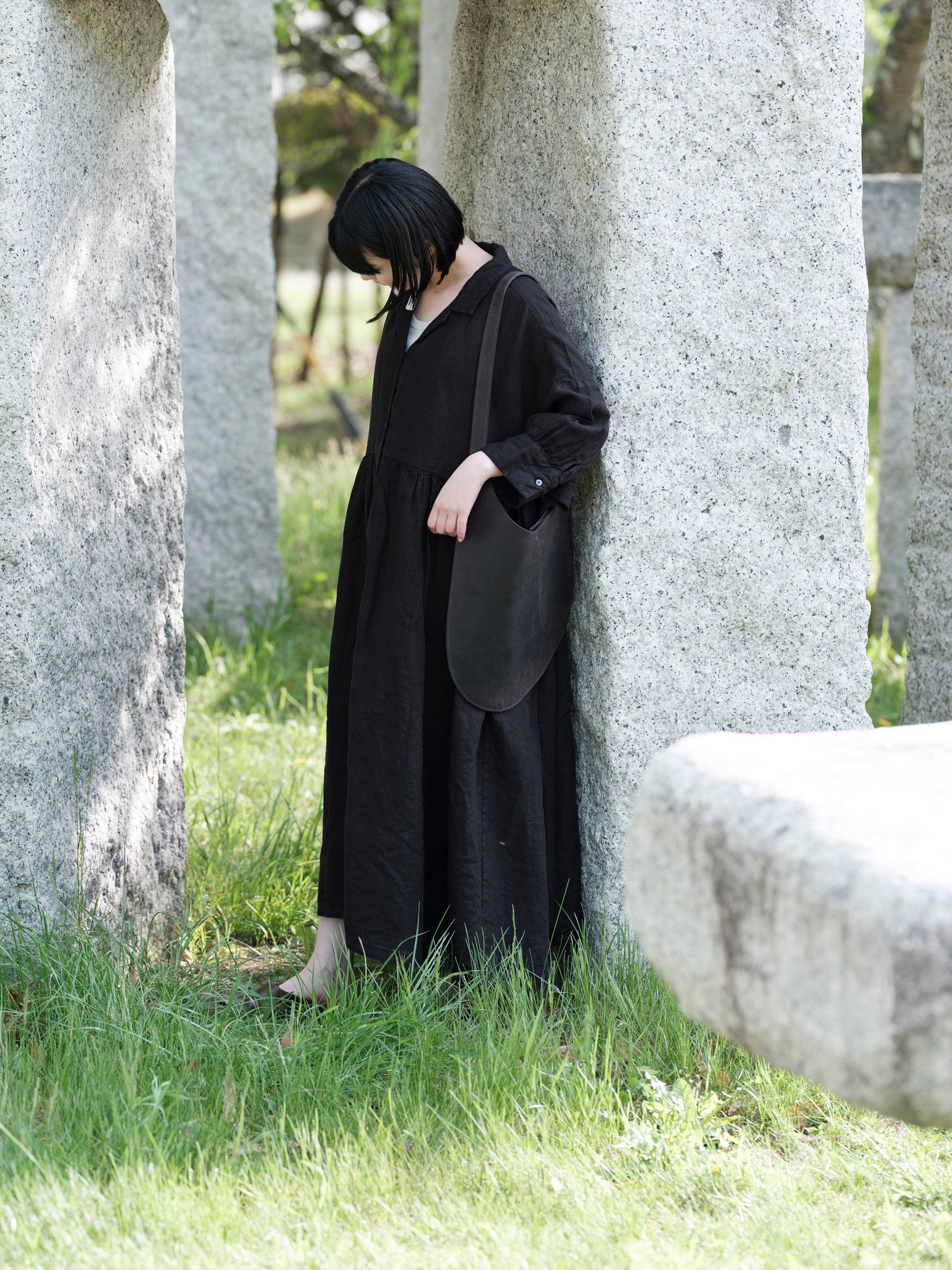 Open Collar Gathered Dress｜Honnete