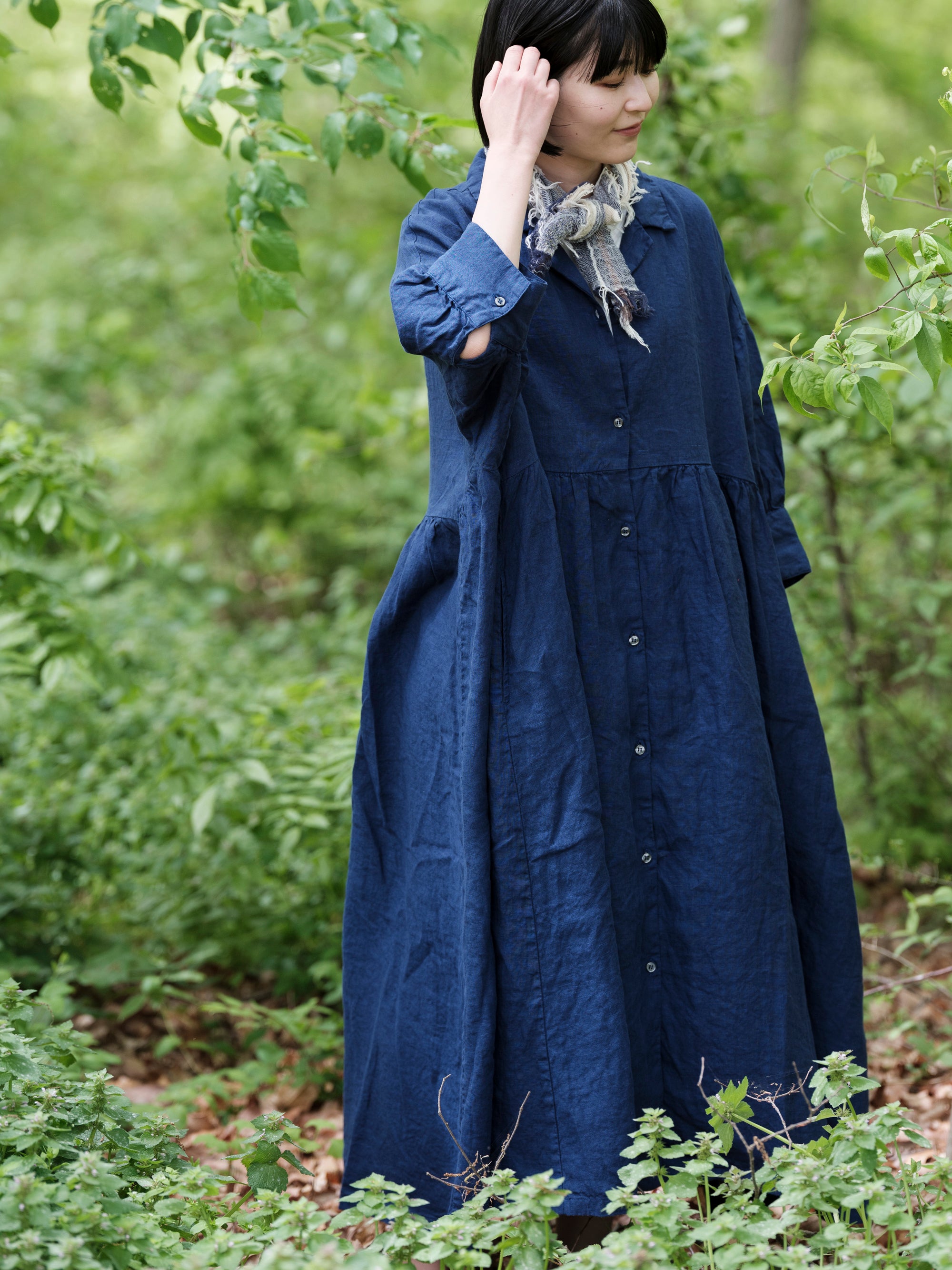 Open Collar Gathered Dress｜Honnete