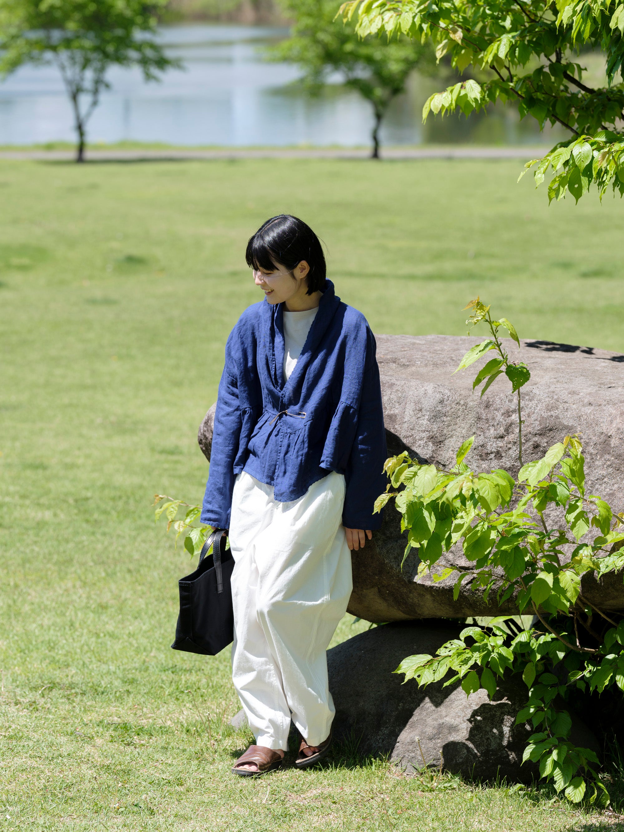 最終お値下げ　　Liry Linen スリットカーディガン nelliy. カーディガン 裾スリットニットカーディガン 無地/配色