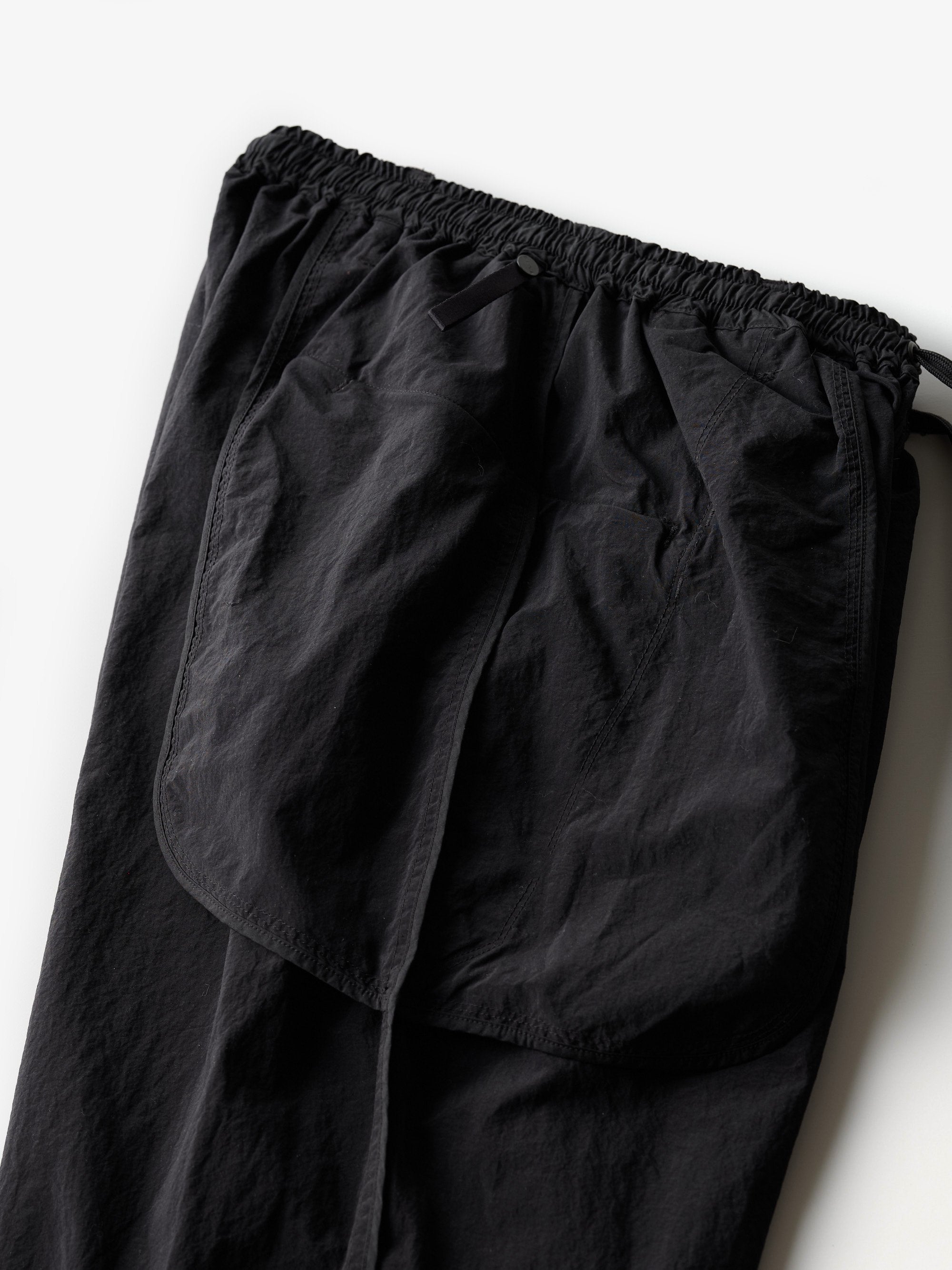 テアトラ PACKABLE WALLET PANTS RESORT Teatora 'Wallet Pants Resort' (Deep Navy Packable) – C'H'C'M'